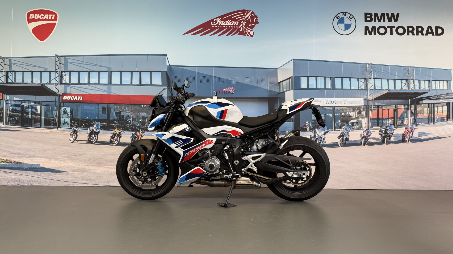 BMW M 1000 R-image-5