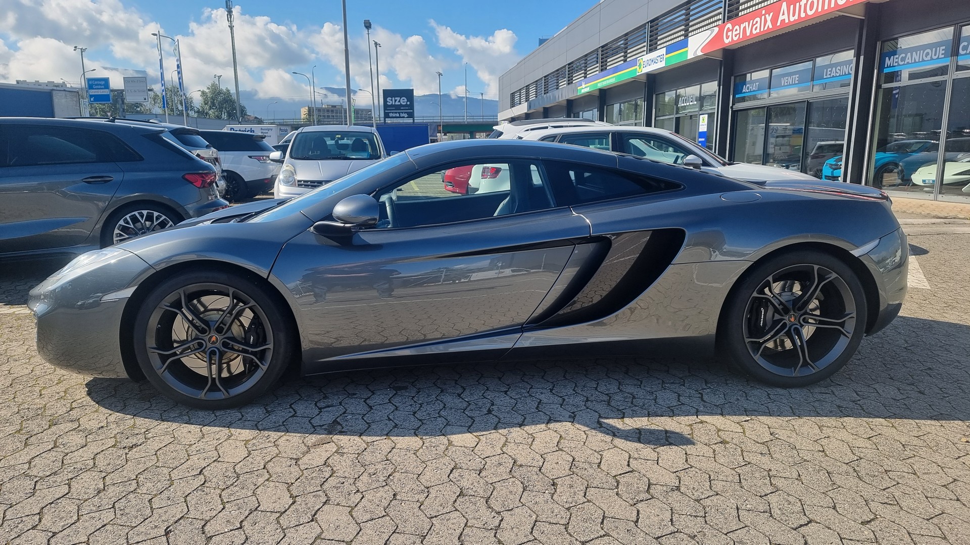 McLAREN MP4-12C Coupé 3.8 V8 SSG-showroom-element-1