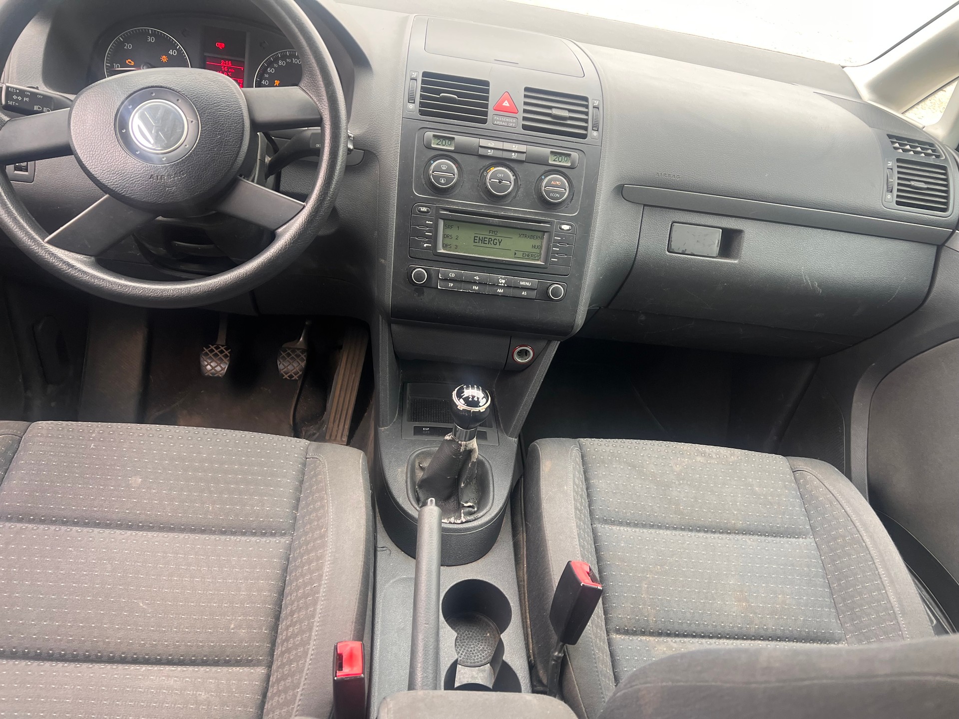 VW Touran 2.0 TDI Trendline-image-8
