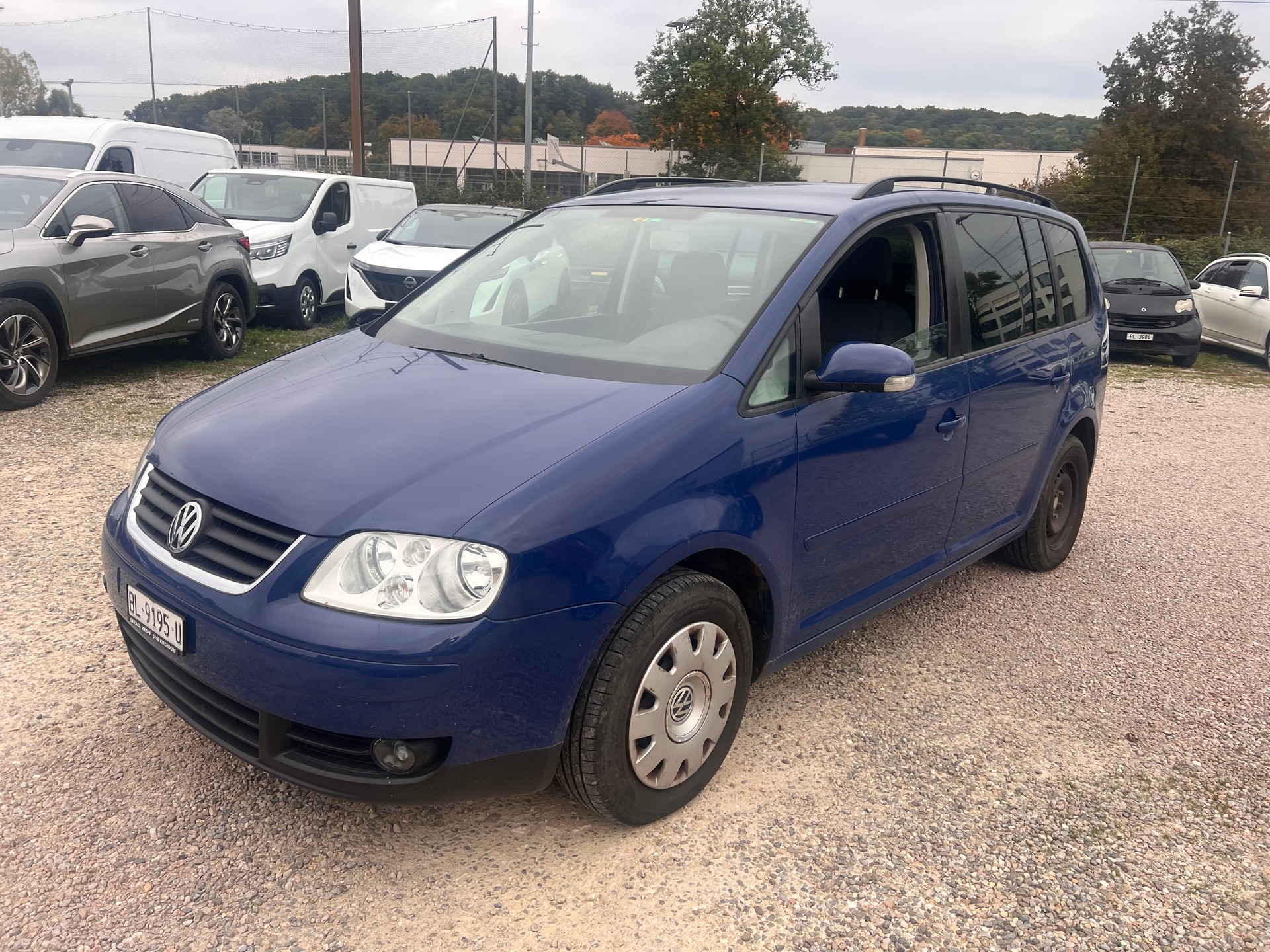 VW Touran 2.0 TDI Trendline-image-2