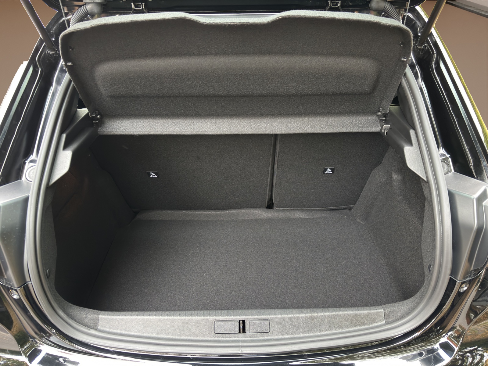 PEUGEOT 208 1.2 PureTech Style-image-11