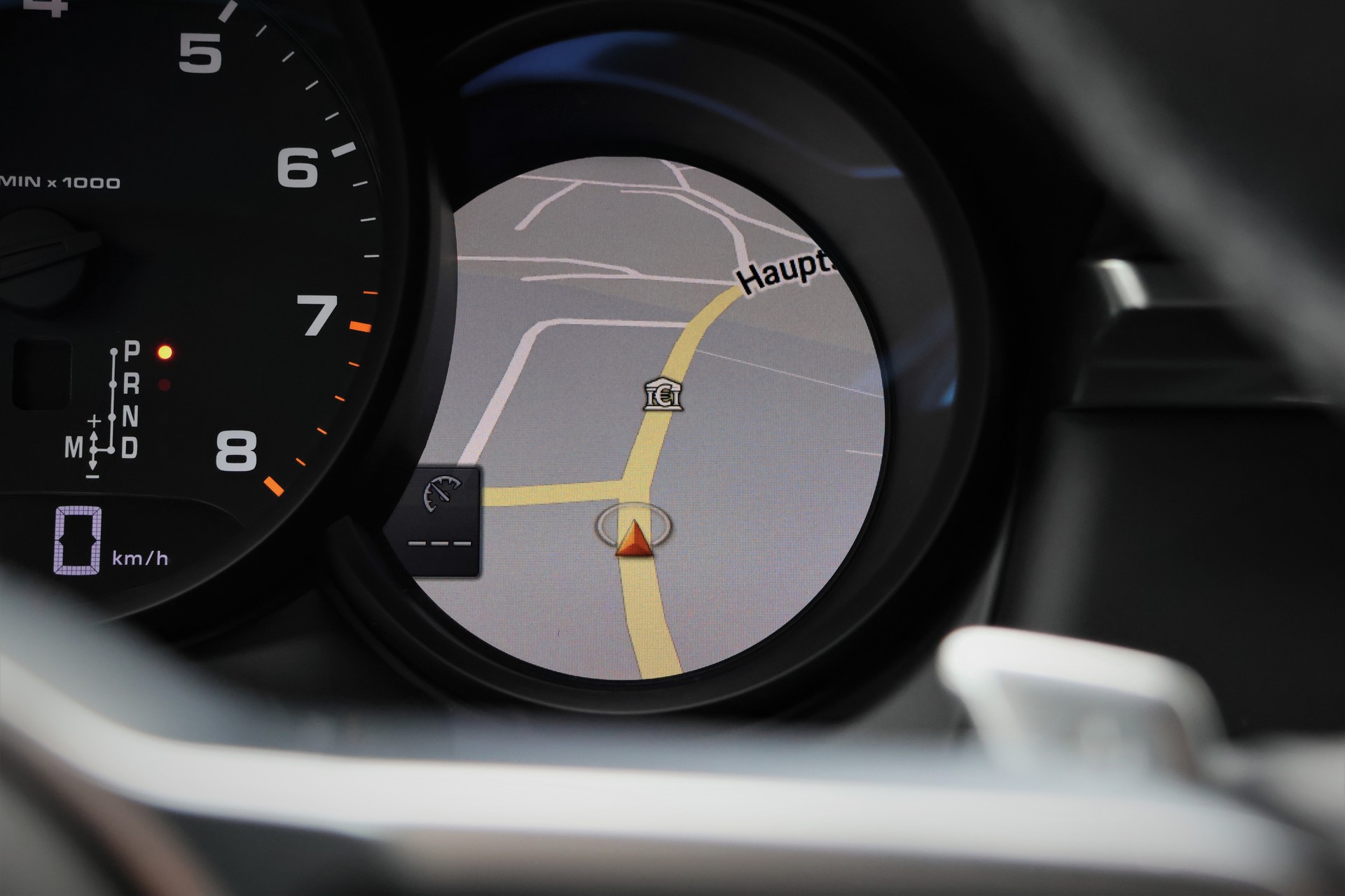 PORSCHE Macan PDK (CH)-image-19