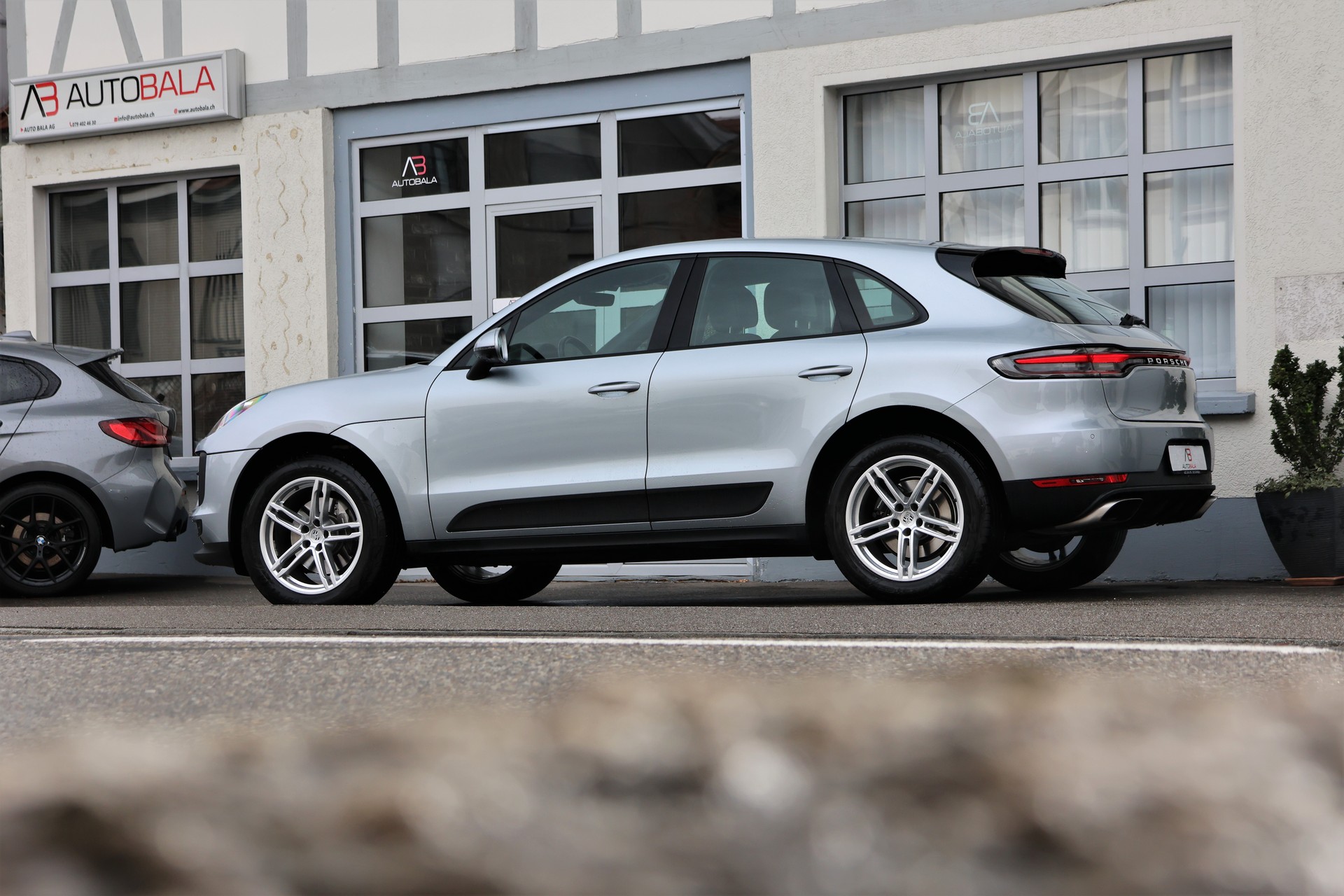 PORSCHE Macan PDK (CH)-showroom-element-3