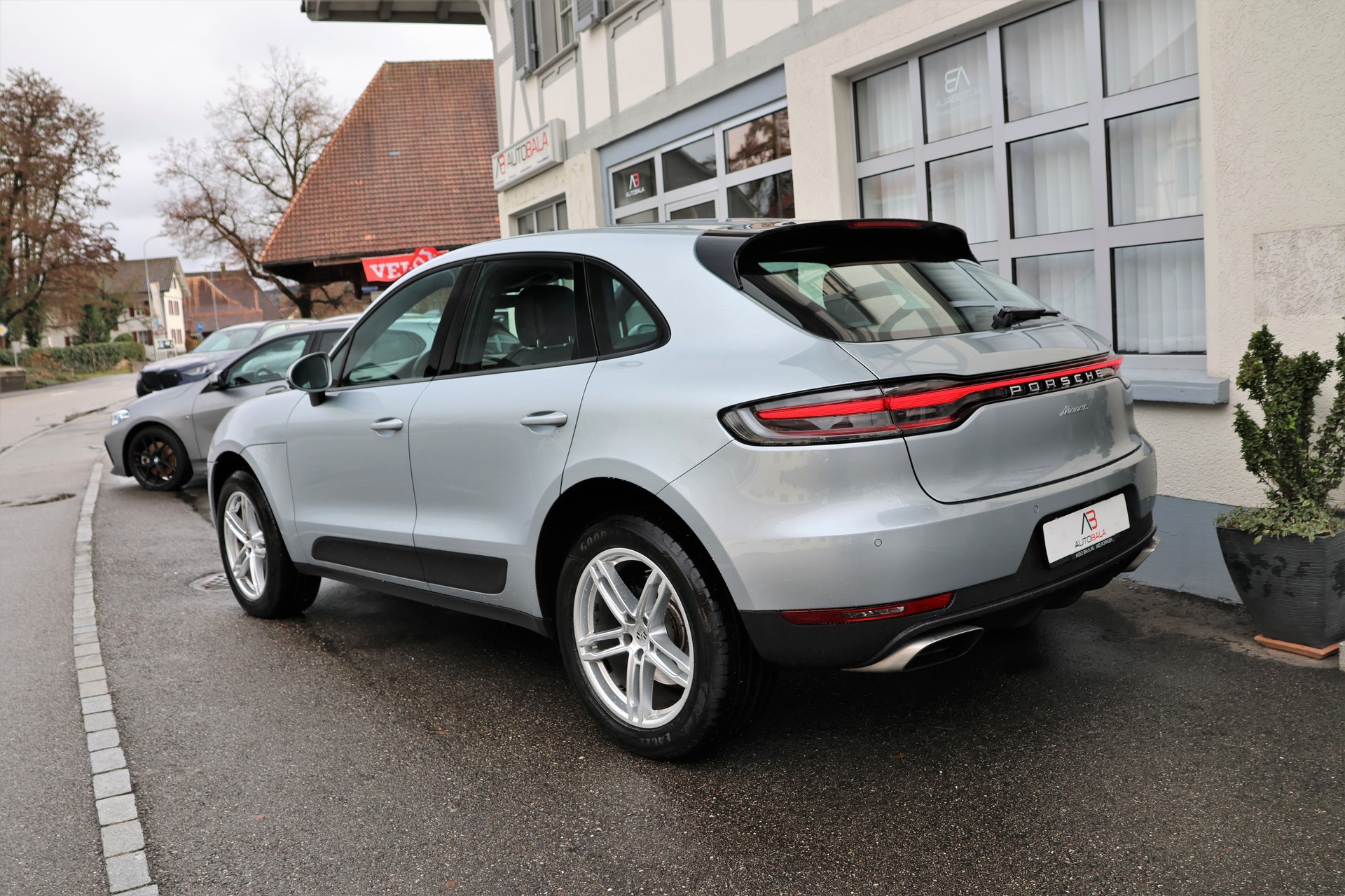 PORSCHE Macan PDK (CH)-image-5