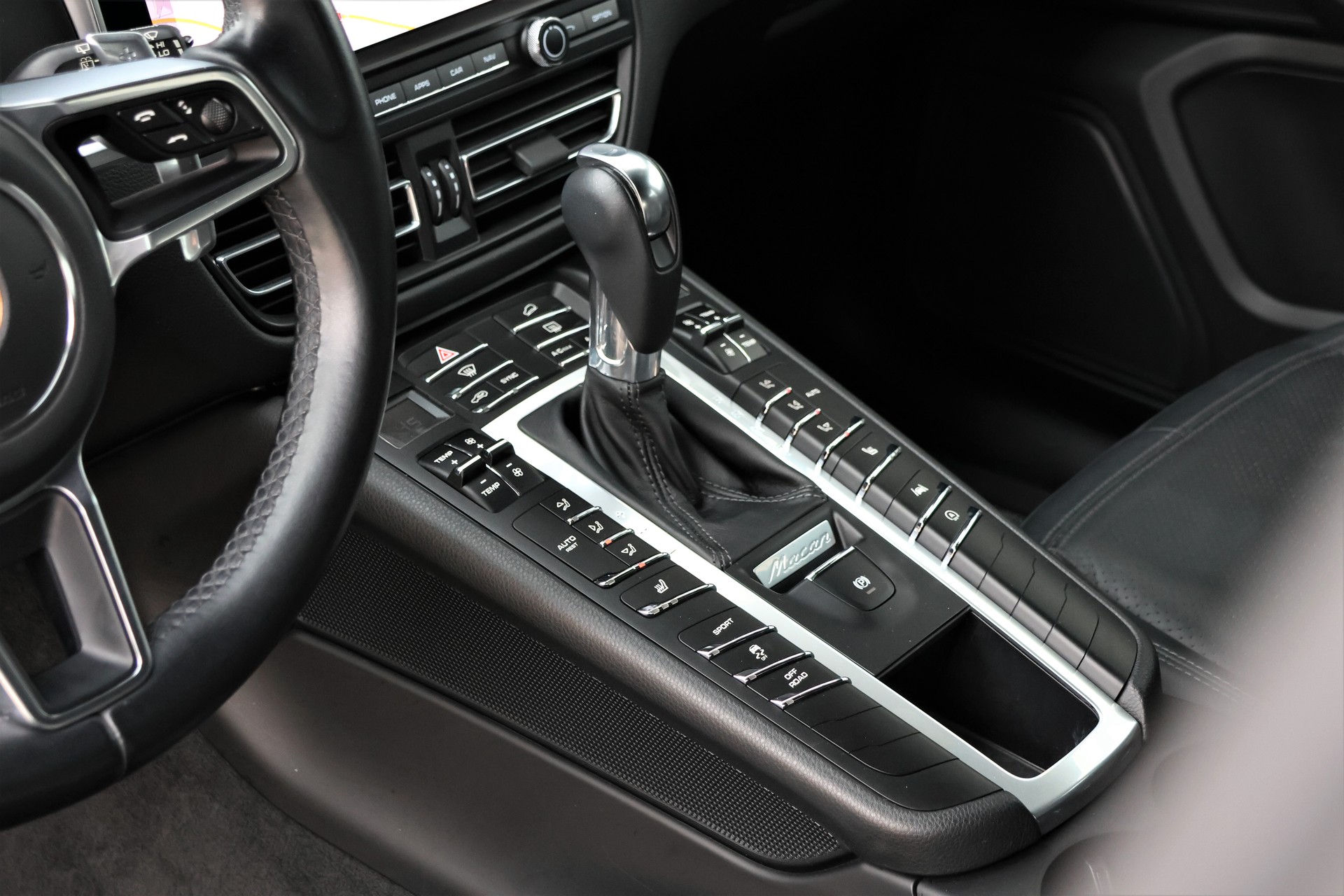 PORSCHE Macan PDK (CH)-image-9