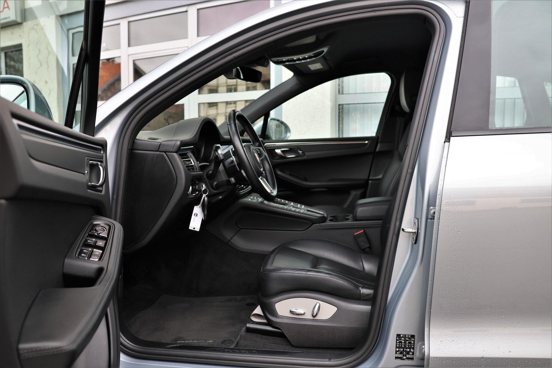 PORSCHE Macan PDK (CH)-image-7