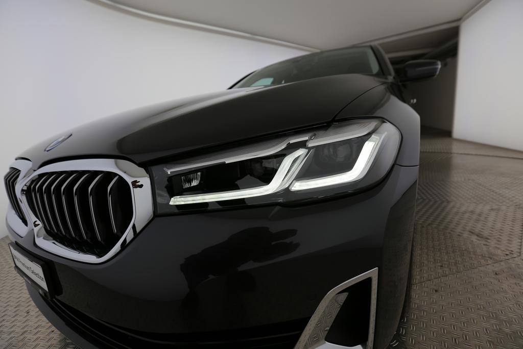 BMW 530e xDrive-image-16