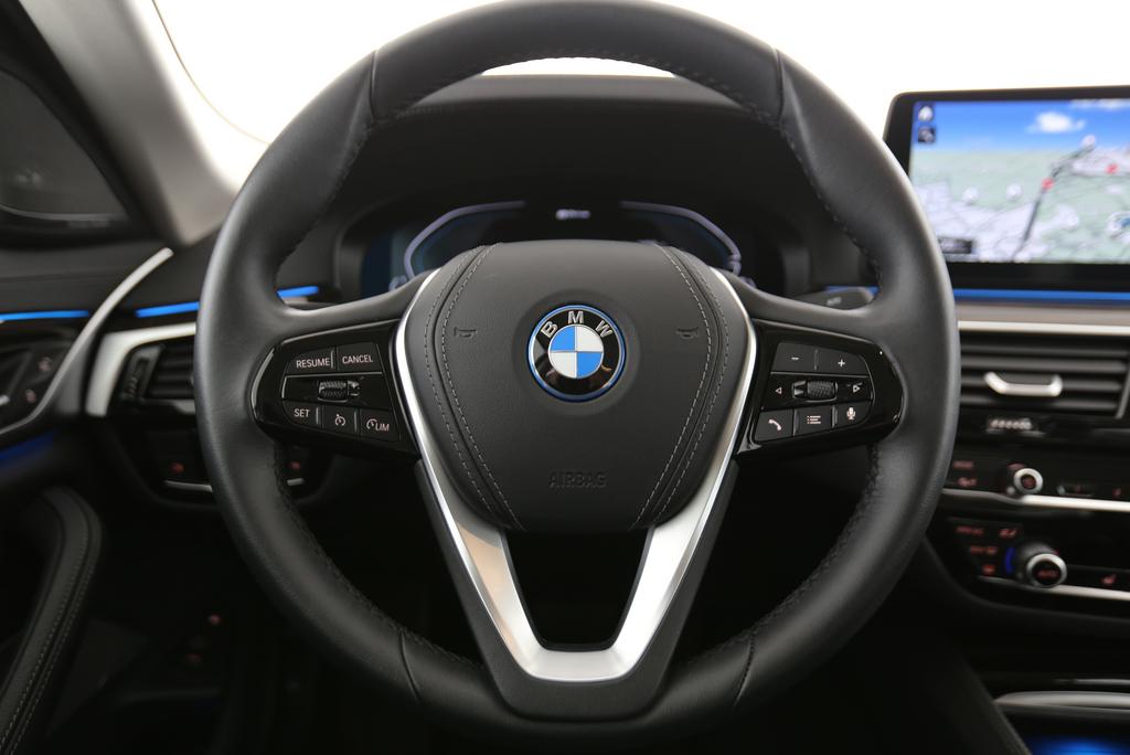 BMW 530e xDrive-image-4