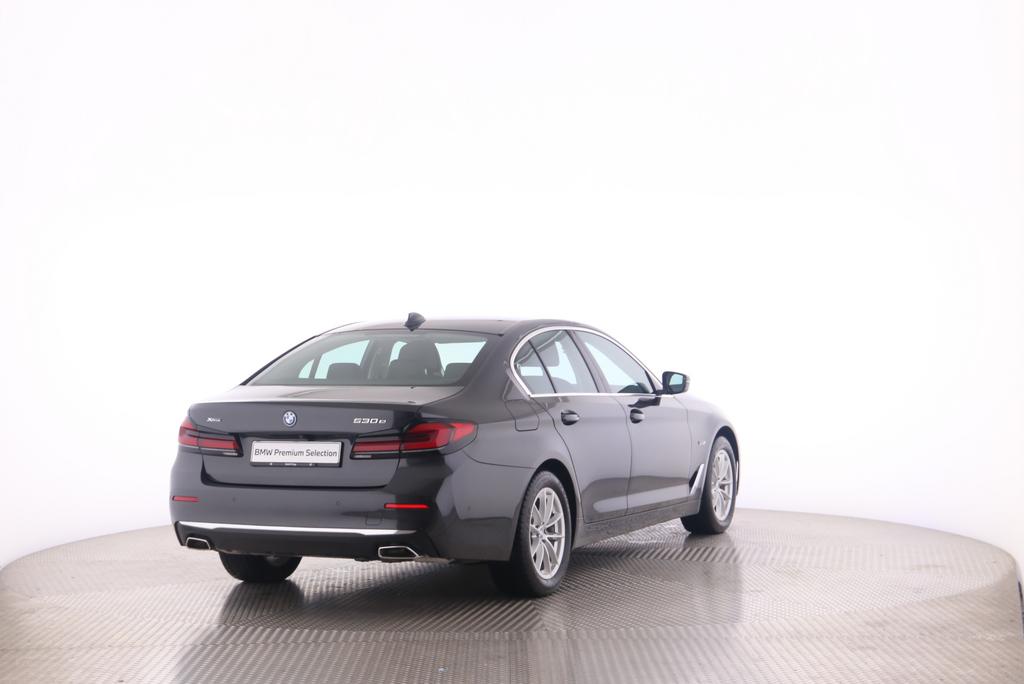 BMW 530e xDrive-showroom-element-1