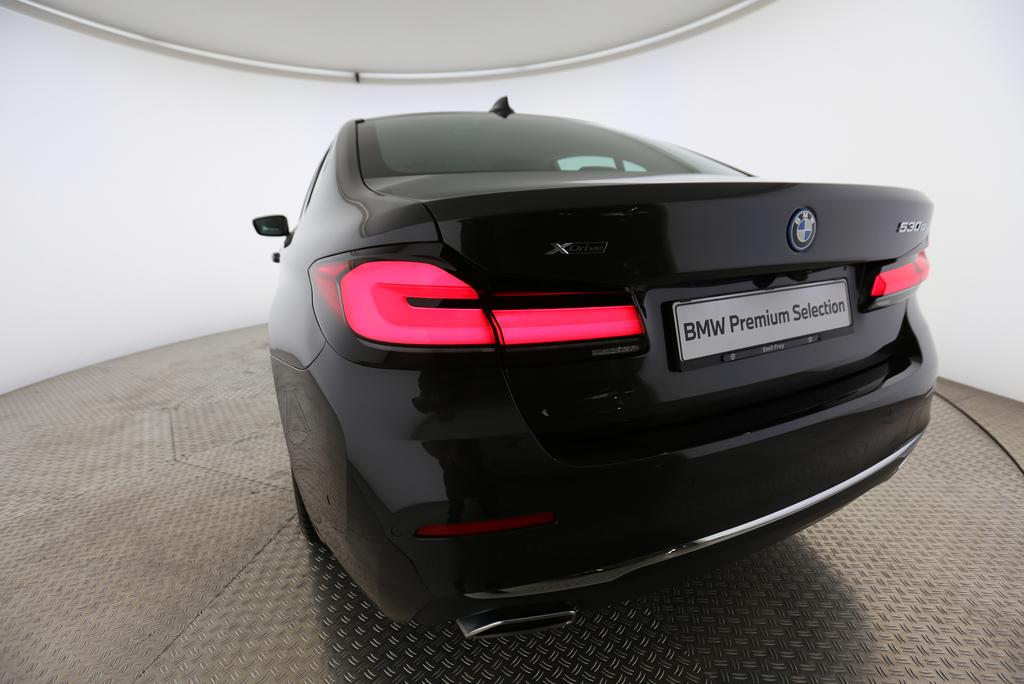 BMW 530e xDrive-image-15