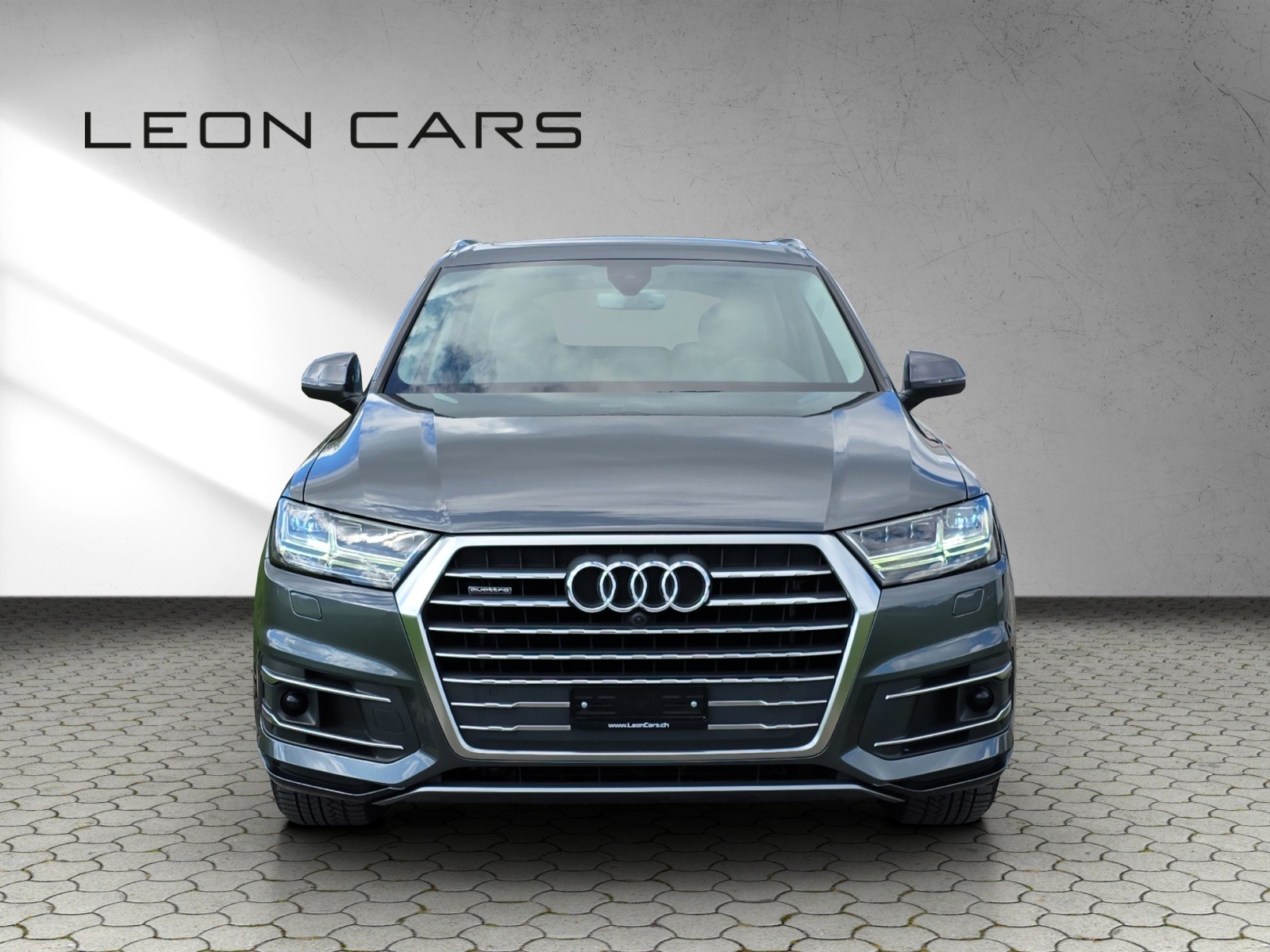 AUDI Q7 V6 333 PS 3.0 TFSI quattro tiptronic 7-Sitzer mit Luftfederung-showroom-element-1
