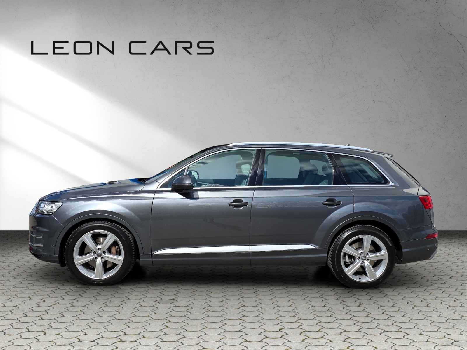 AUDI Q7 V6 333 PS 3.0 TFSI quattro tiptronic 7-Sitzer mit Luftfederung-image-4