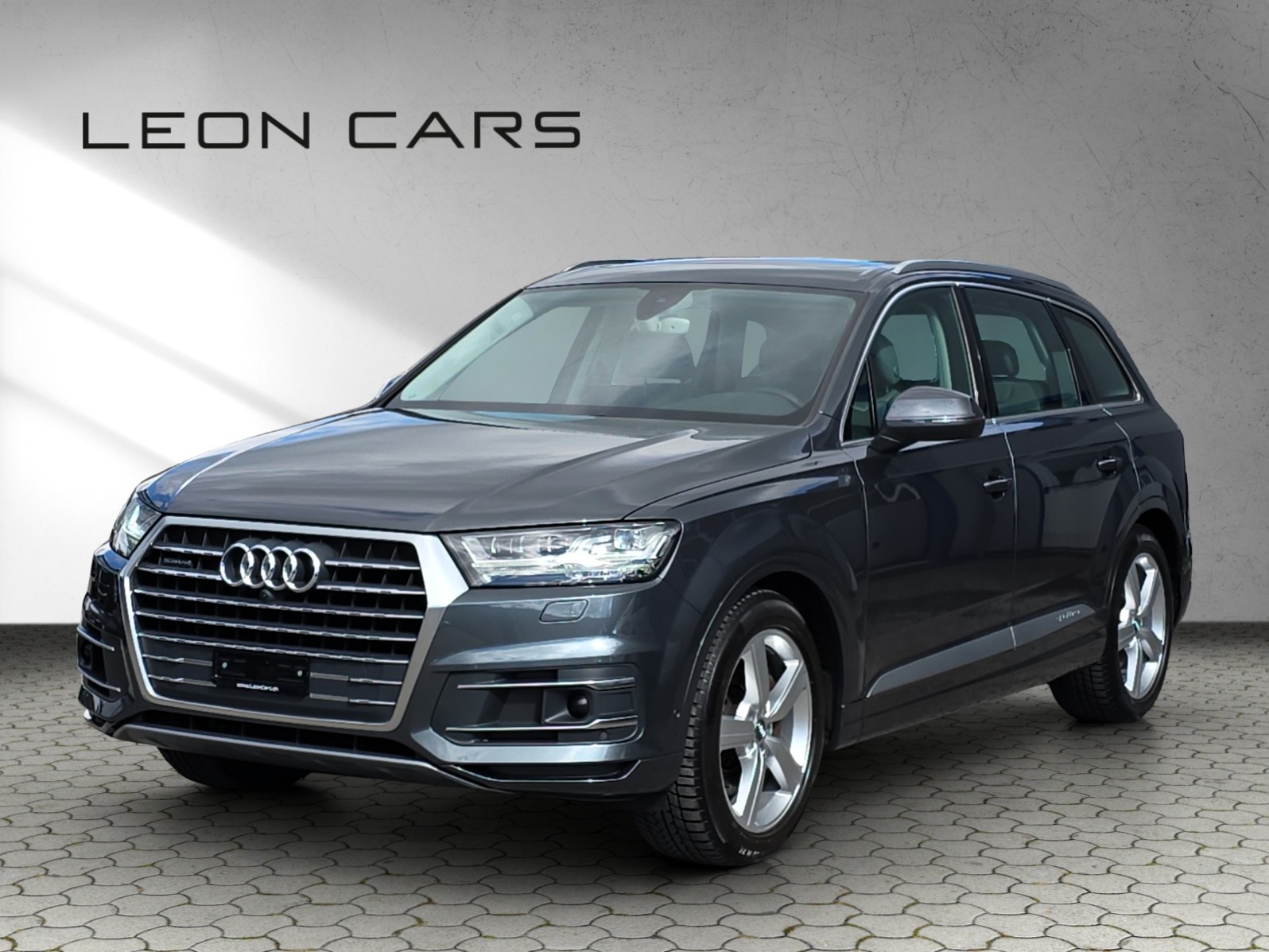 AUDI Q7 V6 333 PS 3.0 TFSI quattro tiptronic 7-Sitzer mit Luftfederung