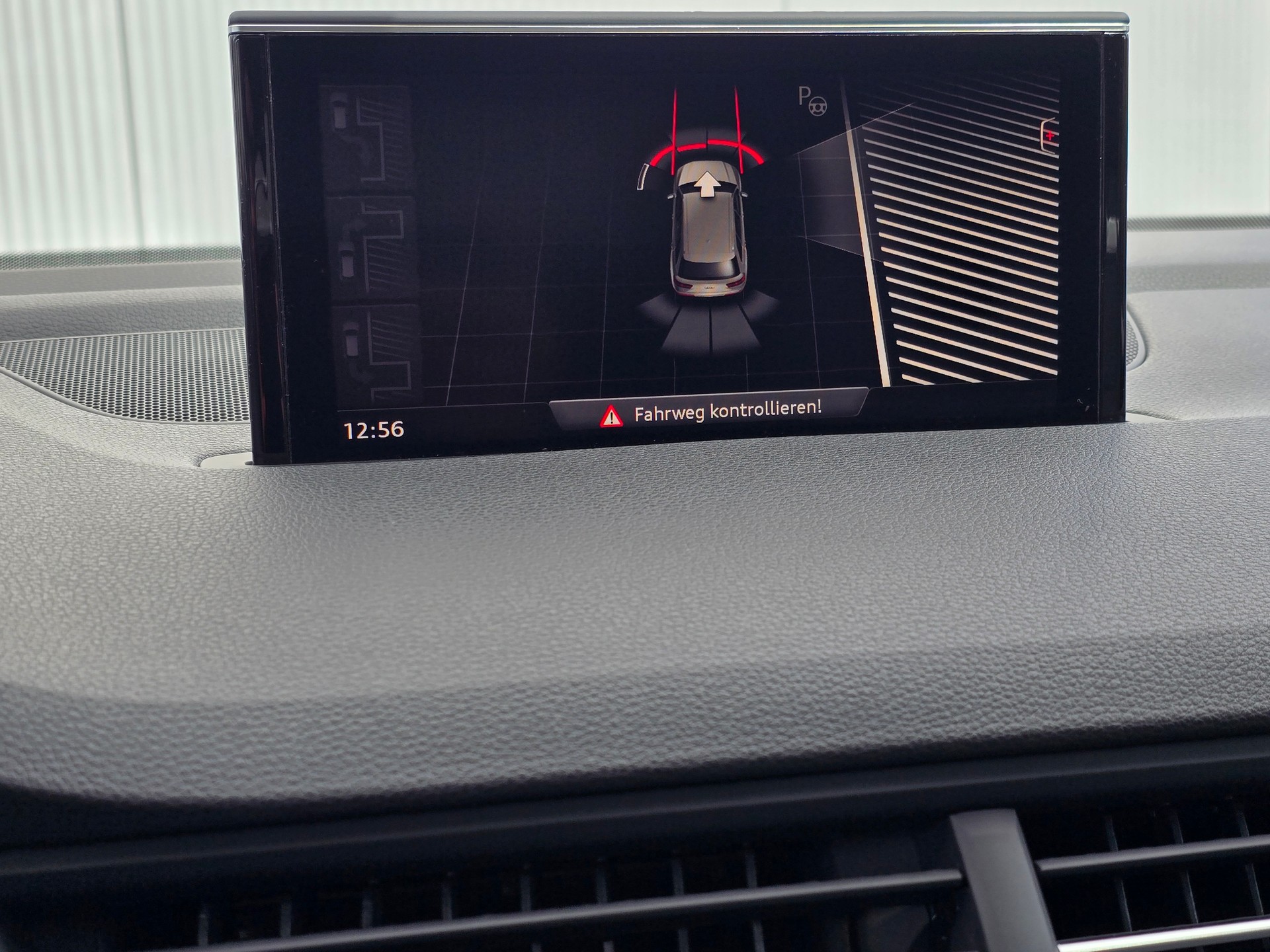 AUDI Q7 V6 333 PS 3.0 TFSI quattro tiptronic 7-Sitzer mit Luftfederung-image-25