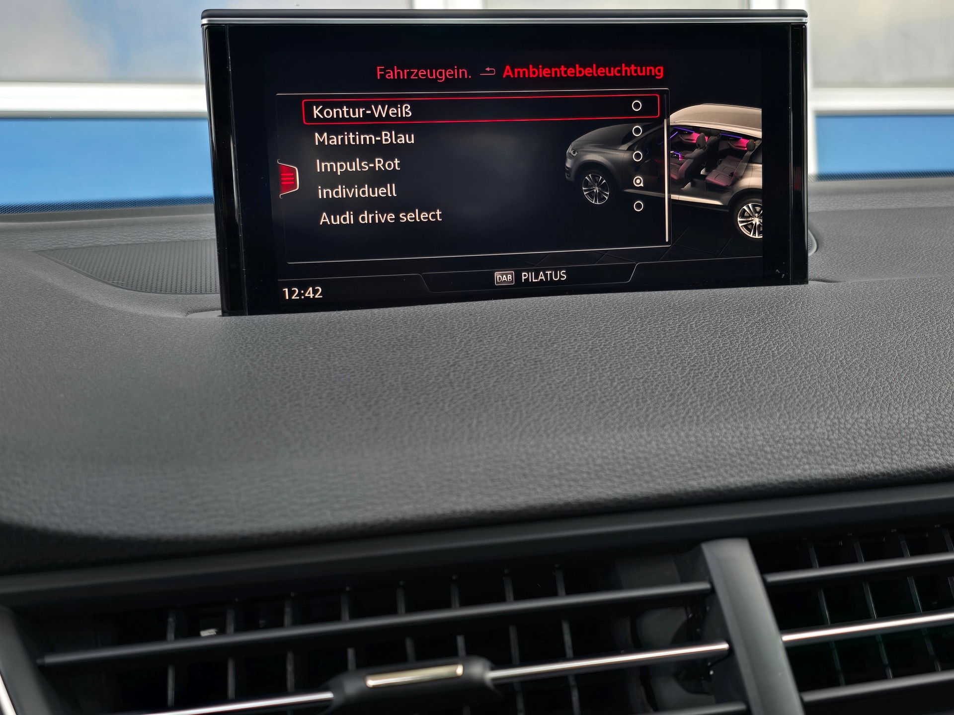 AUDI Q7 V6 333 PS 3.0 TFSI quattro tiptronic 7-Sitzer mit Luftfederung-image-22