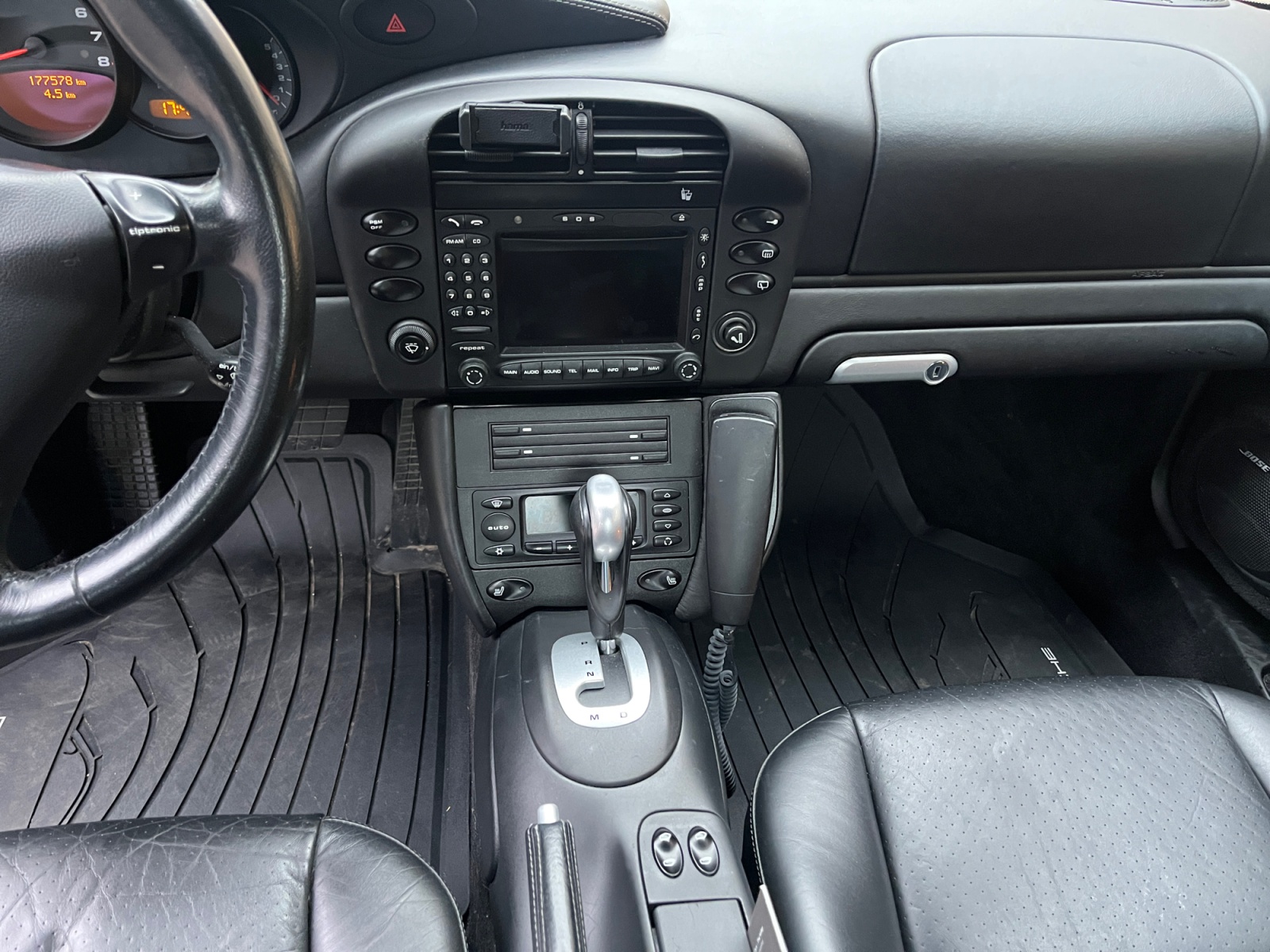 PORSCHE 911 Carrera 4S-image-8