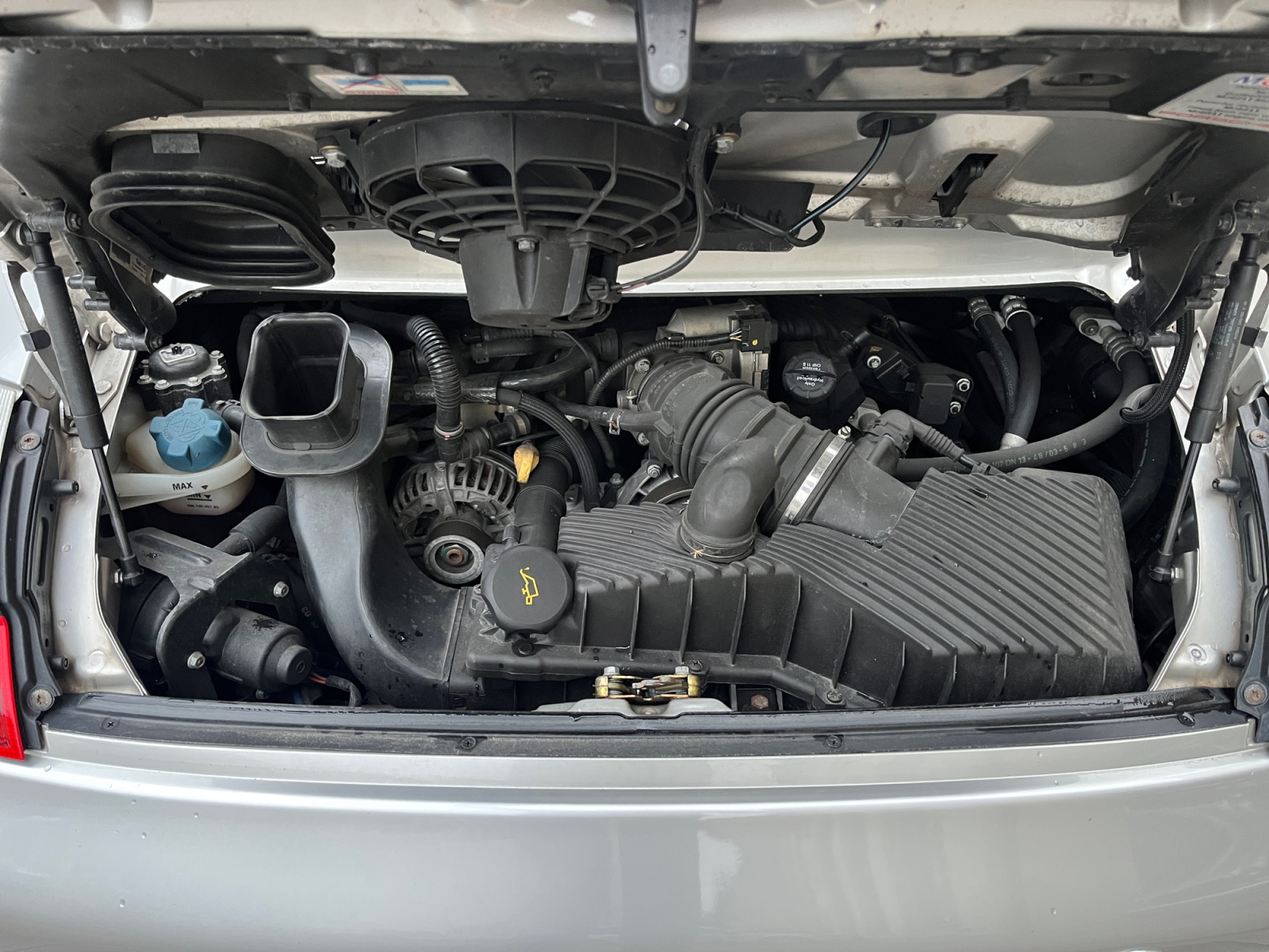 PORSCHE 911 Carrera 4S-image-14