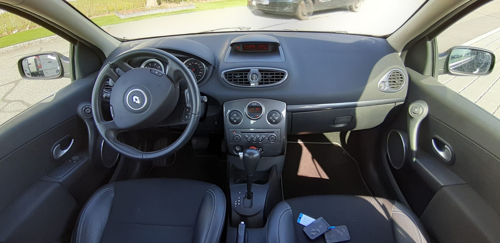 RENAULT Clio 2.0 16V Dynamique Automatic-image-10