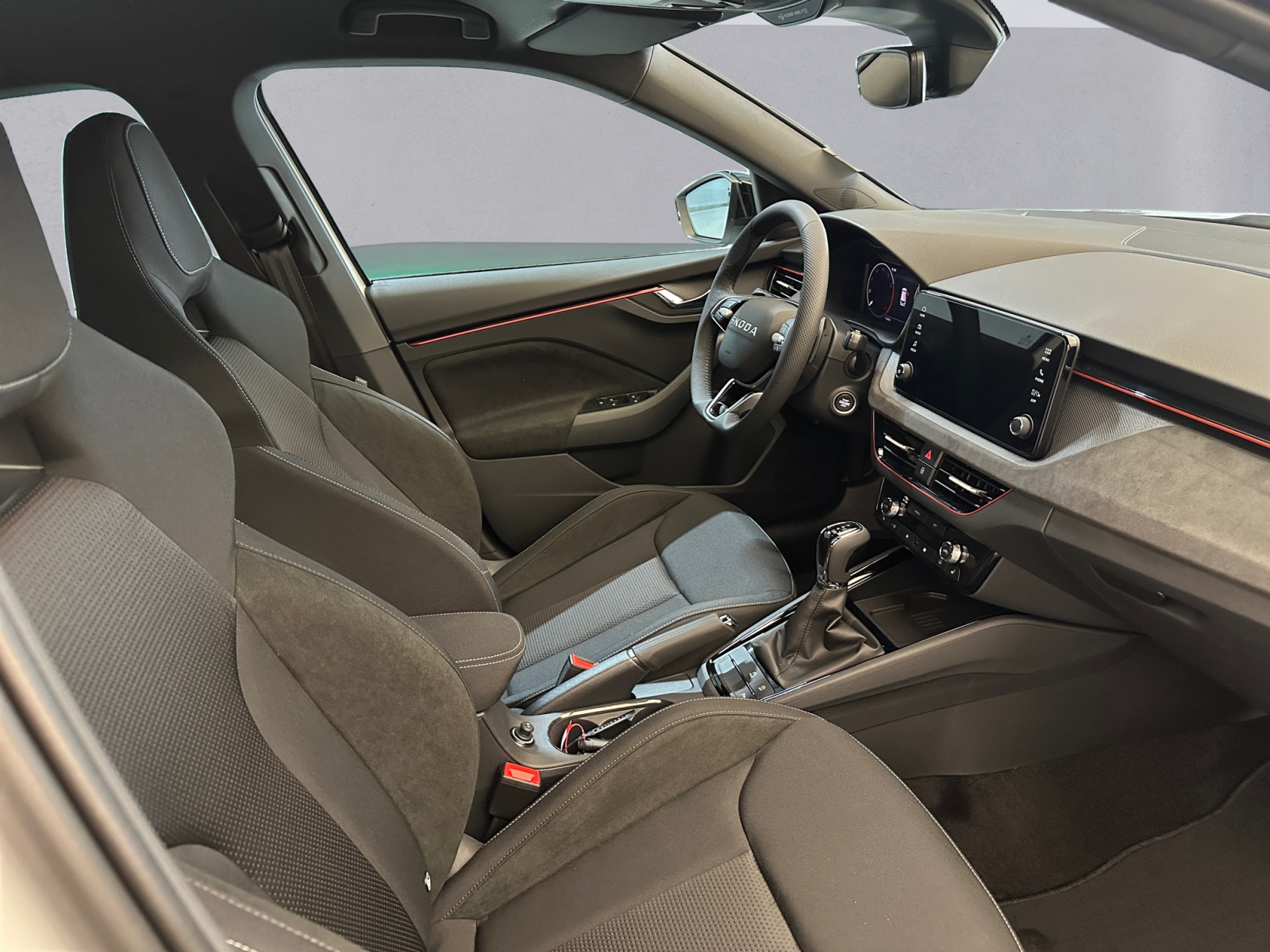 SKODA Kamiq 1.0 TSI Dynamic DSG-image-11