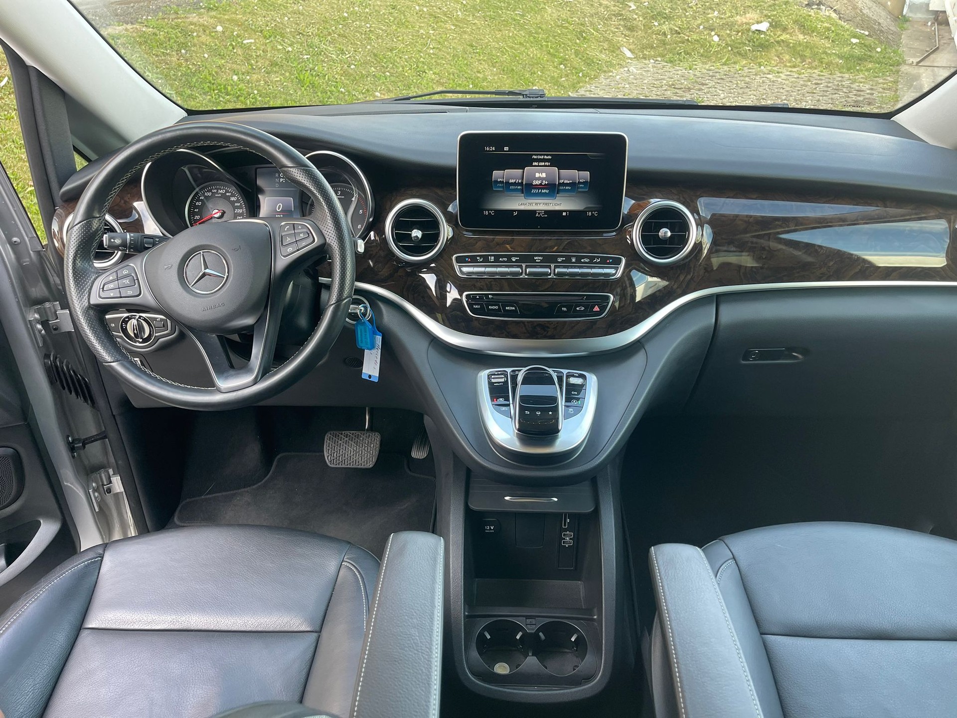 MERCEDES-BENZ V 250 d Avantgarde lang 4Matic 7G-Tronic-image-6