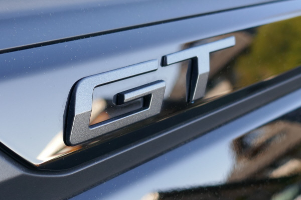 PEUGEOT 2008 1.2 PureTech GT-image-3