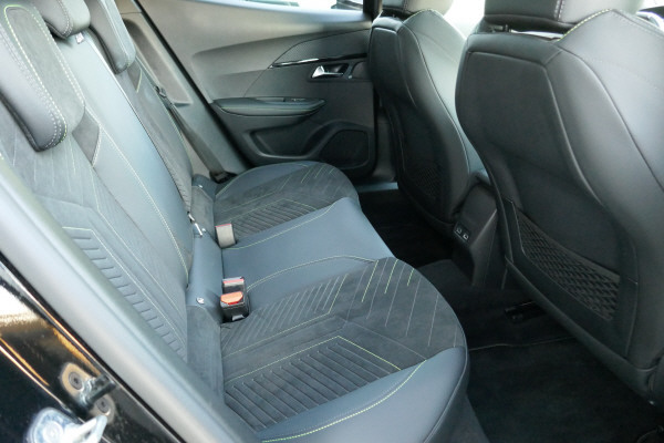 PEUGEOT 2008 1.2 PureTech GT-image-11