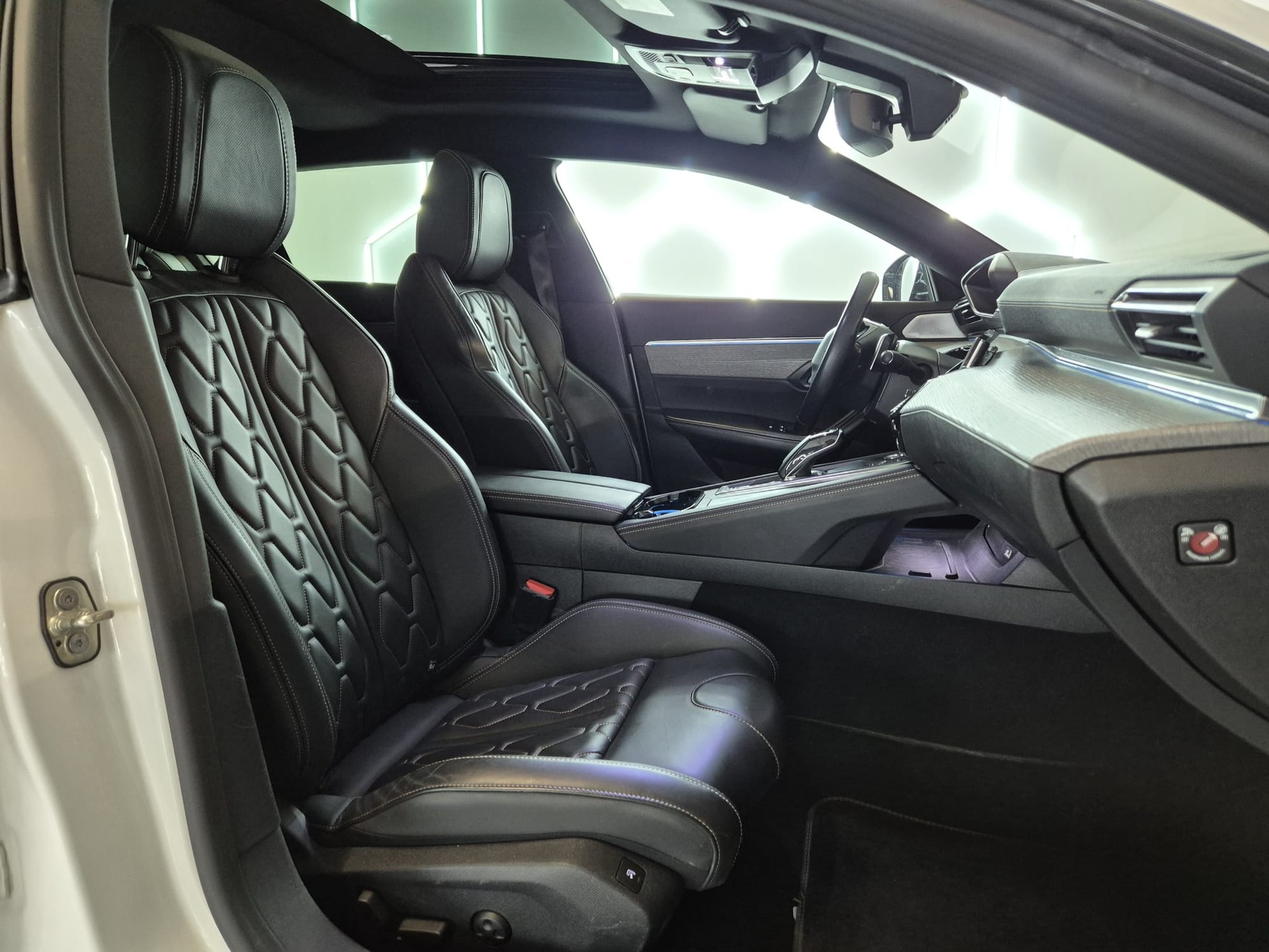 PEUGEOT 508 SW 1.6i Pure Tech GT STT-image-23