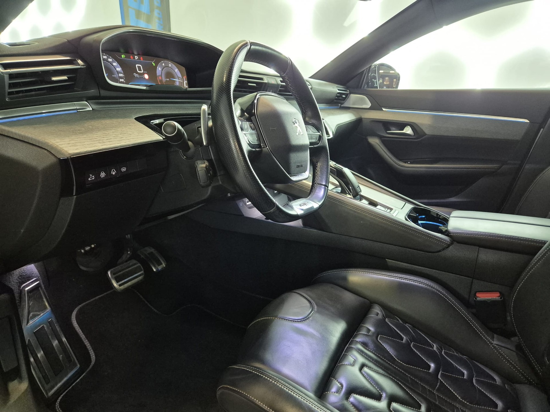 PEUGEOT 508 SW 1.6i Pure Tech GT STT-image-14