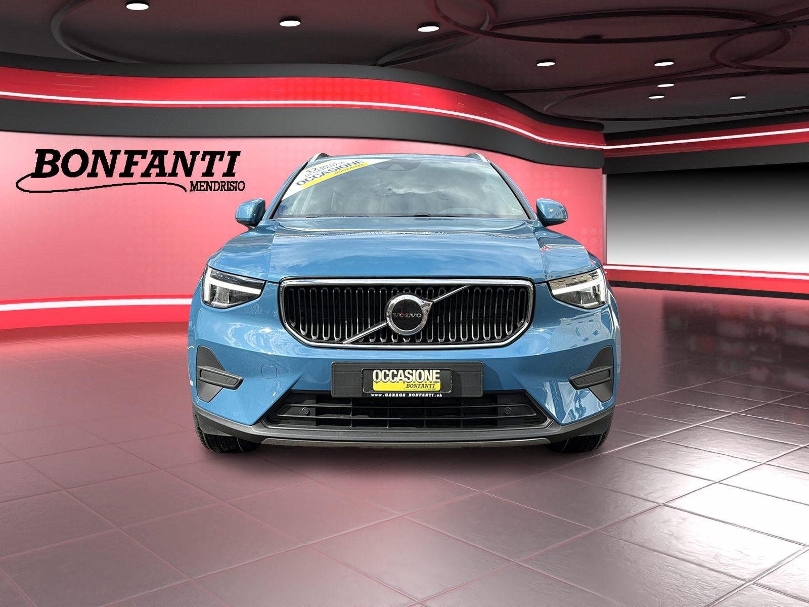 VOLVO XC40 1.5 T2 Momentum-image-1