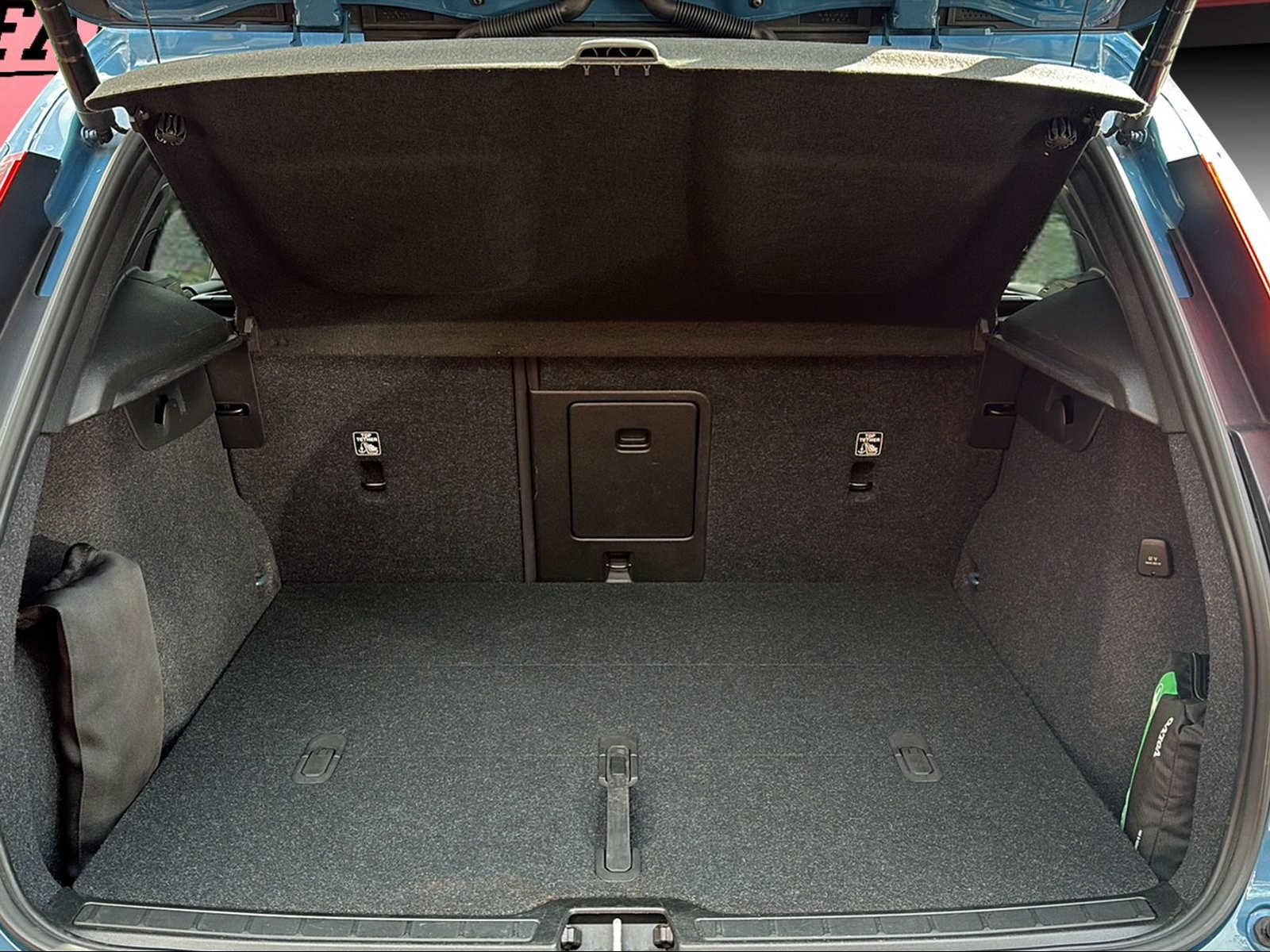 VOLVO XC40 1.5 T2 Momentum-image-9