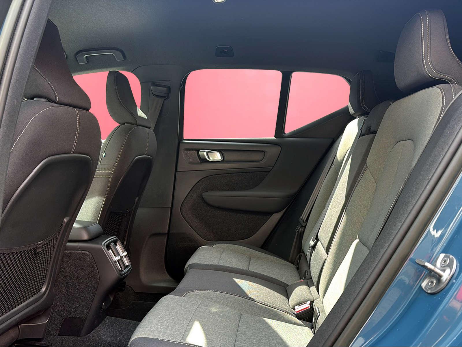 VOLVO XC40 1.5 T2 Momentum-image-6