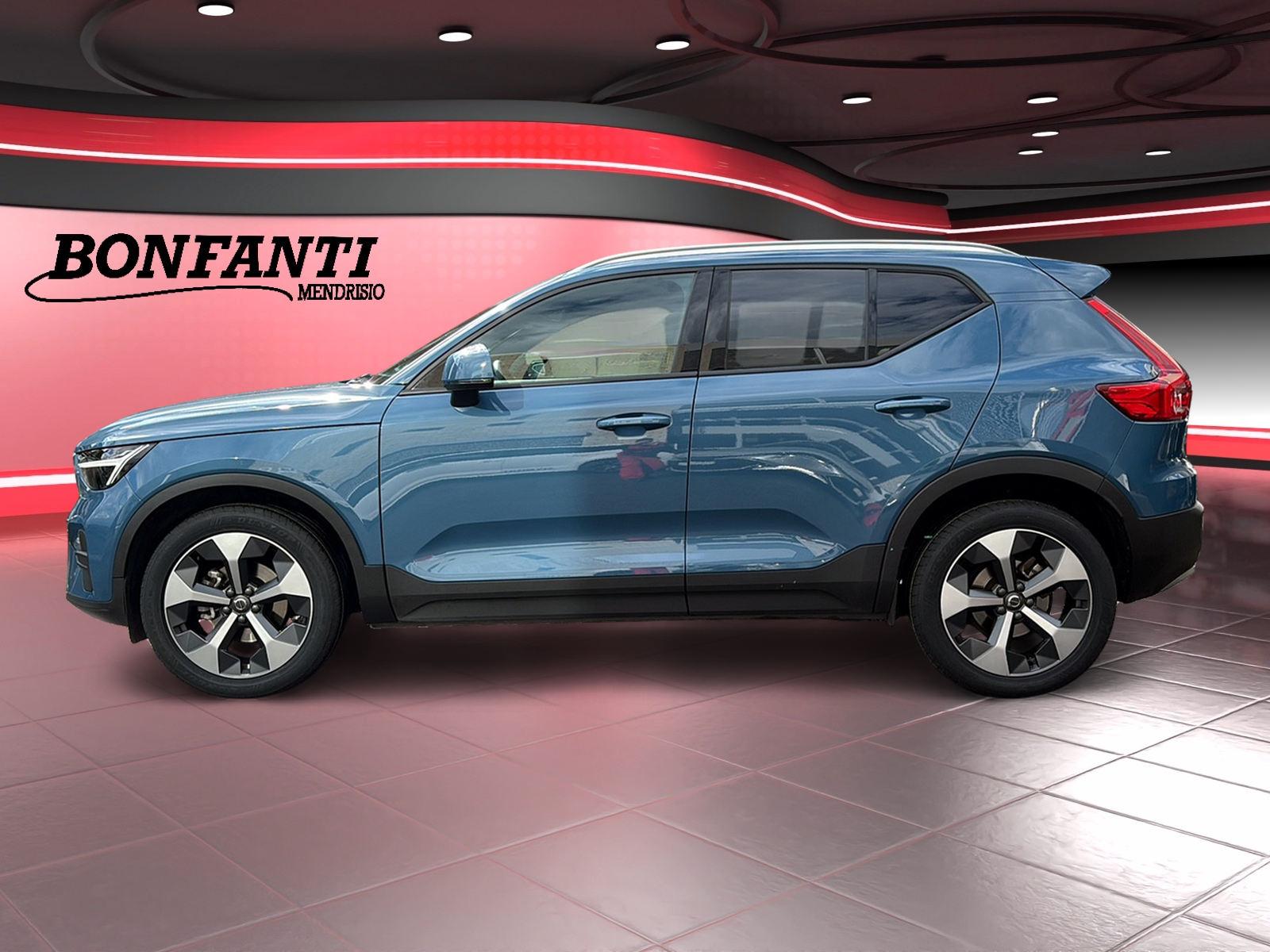 VOLVO XC40 1.5 T2 Momentum-image-3