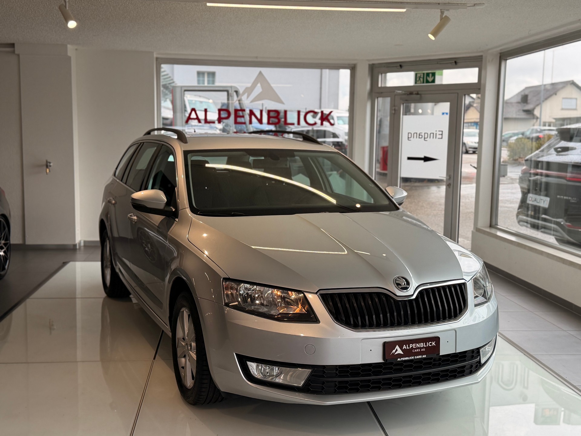 SKODA Octavia Combi 2.0 TDI Ambition 4x4 DSG-image-4