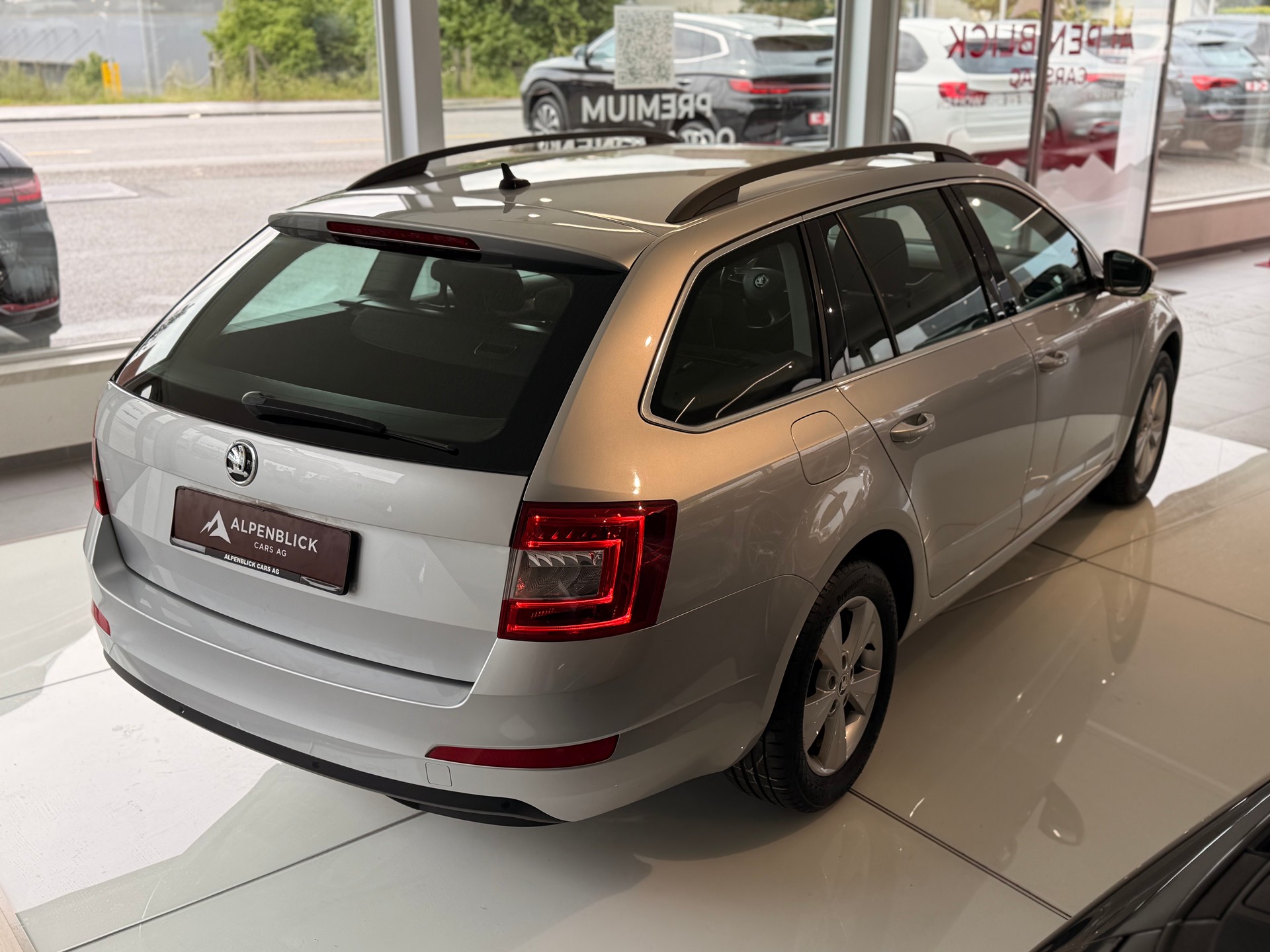 SKODA Octavia Combi 2.0 TDI Ambition 4x4 DSG-image-6