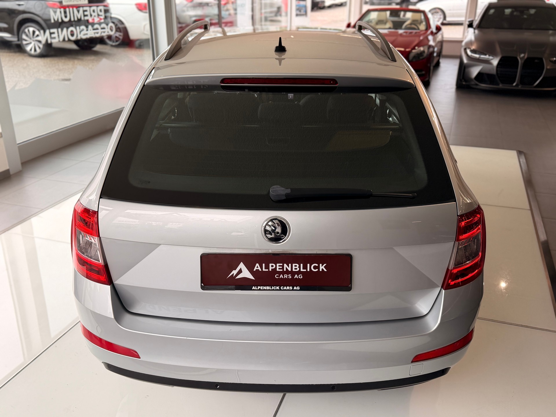 SKODA Octavia Combi 2.0 TDI Ambition 4x4 DSG-image-8