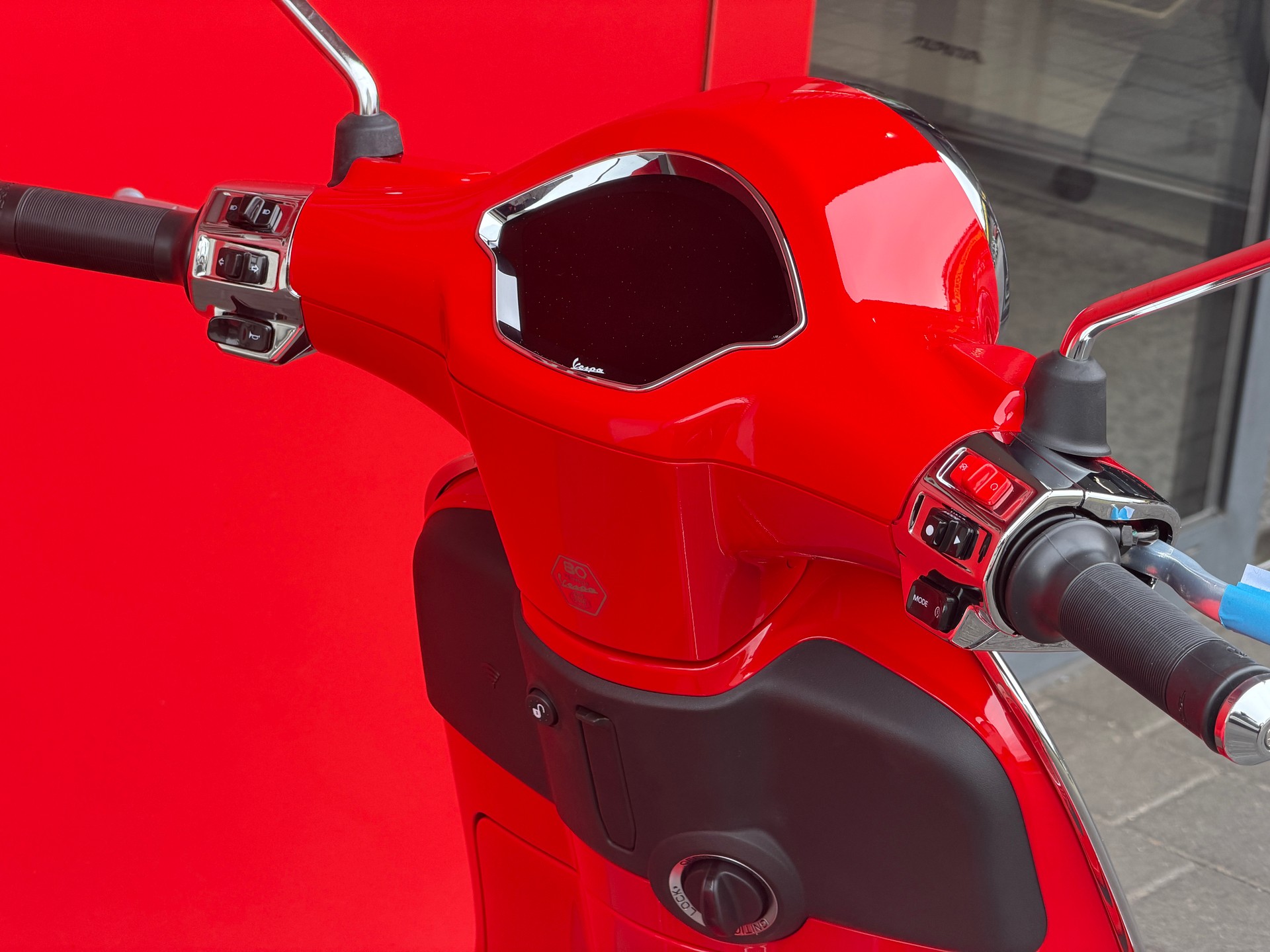 PIAGGIO Vespa 125 Primavera (RED) MY26-image-5