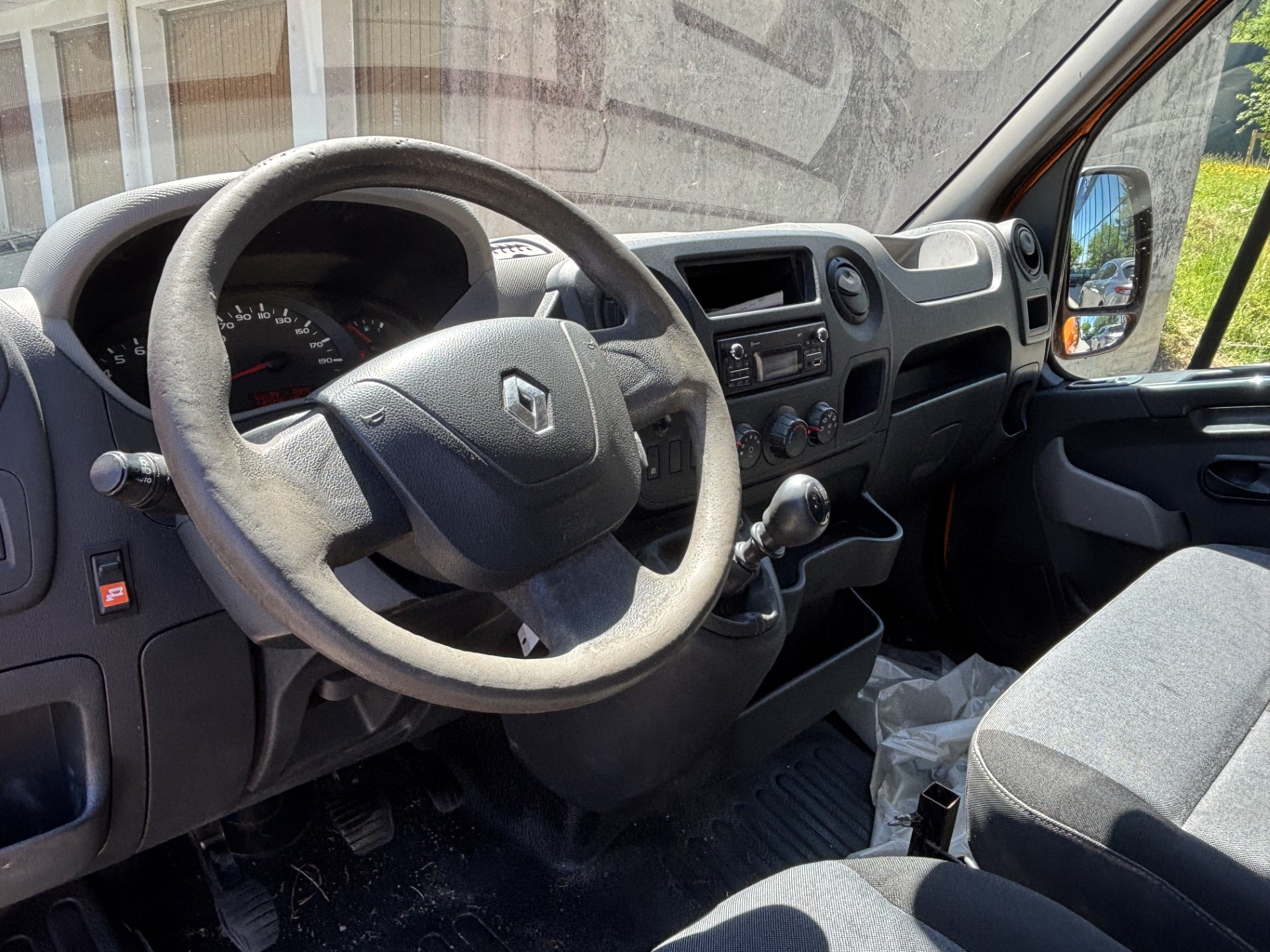 RENAULT Master T35 2.3dCi L2H2-image-10