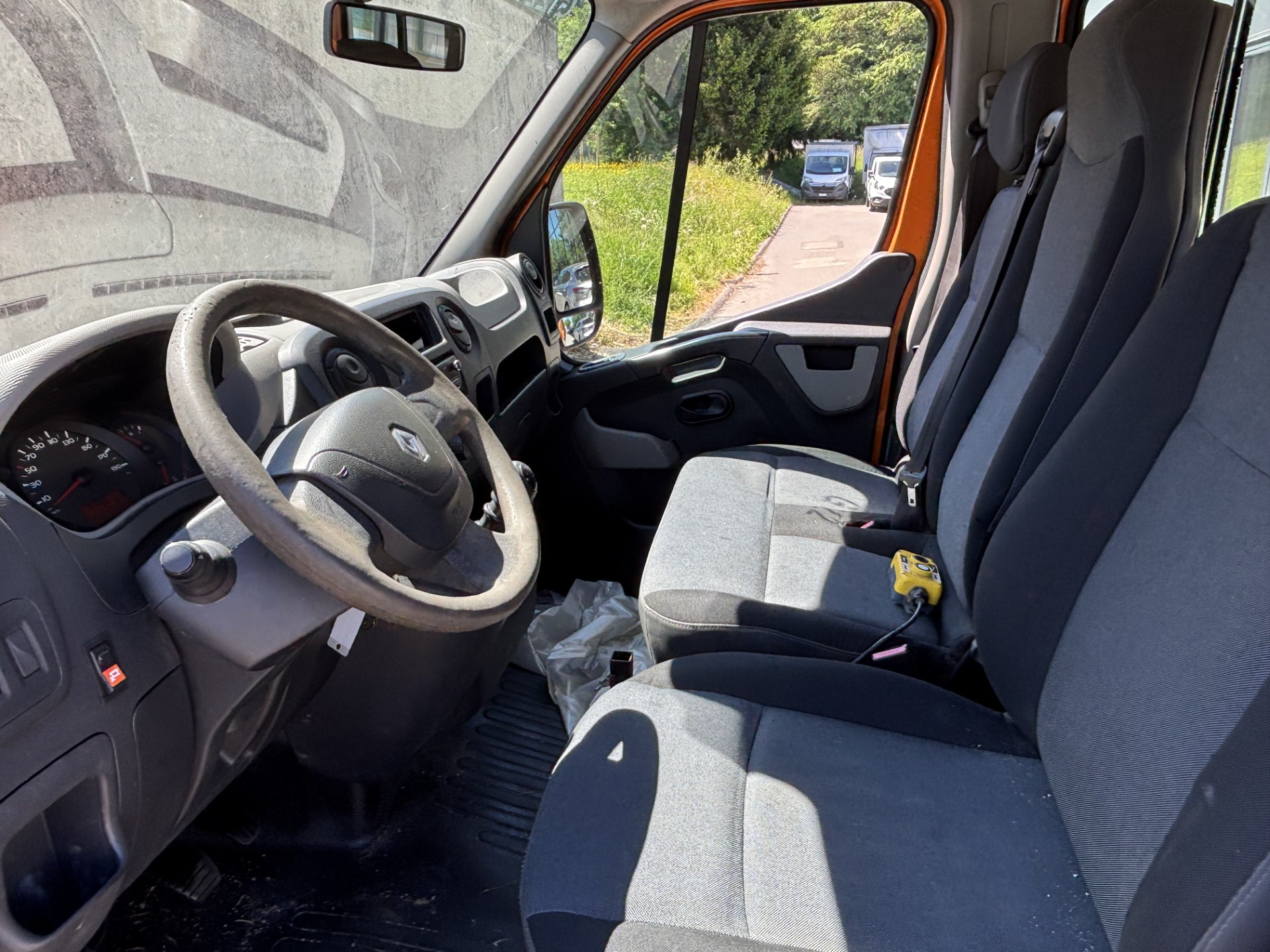 RENAULT Master T35 2.3dCi L2H2-image-11