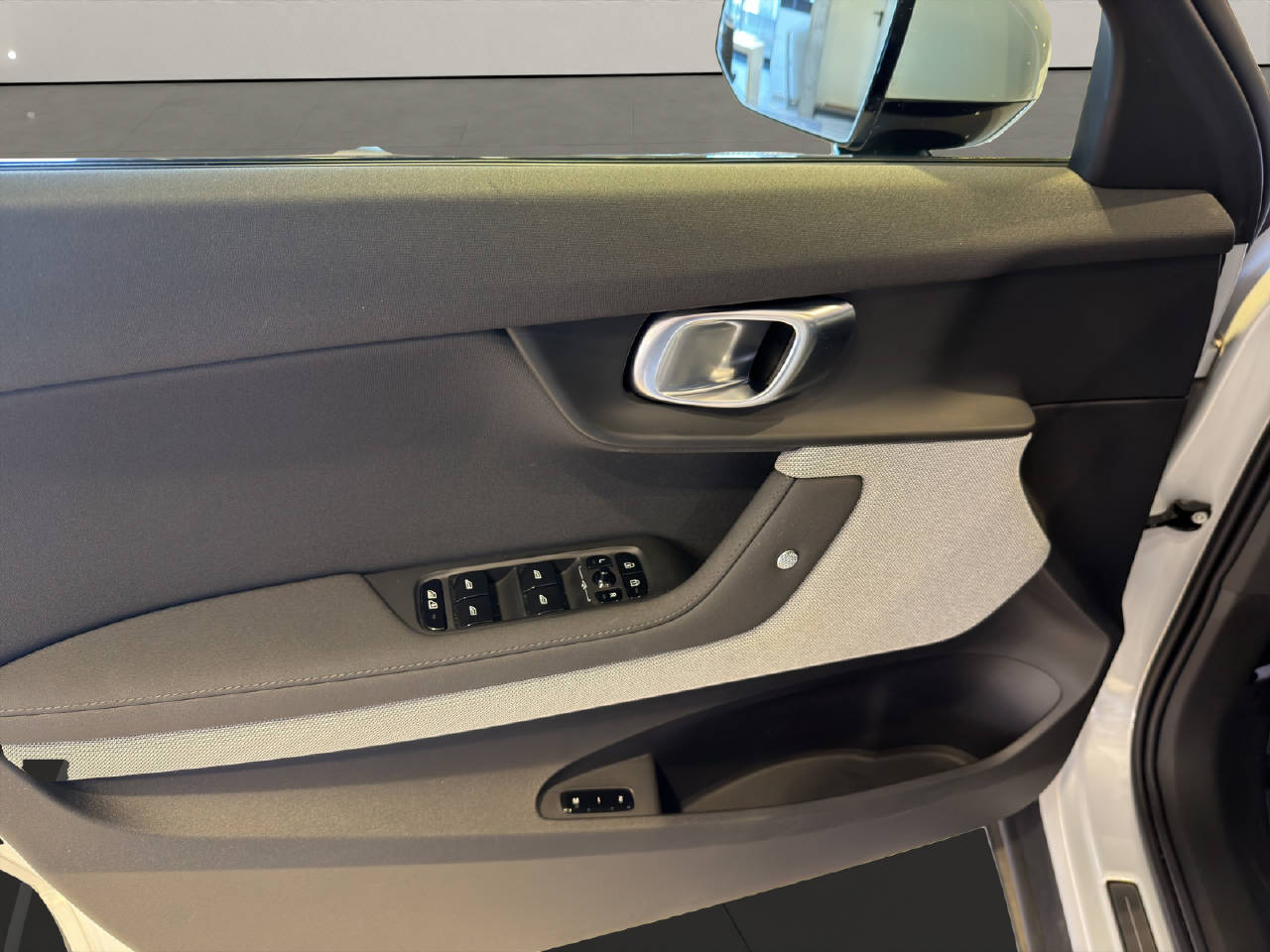 POLESTAR 2 Long Range Dual Motor Performance-image-12