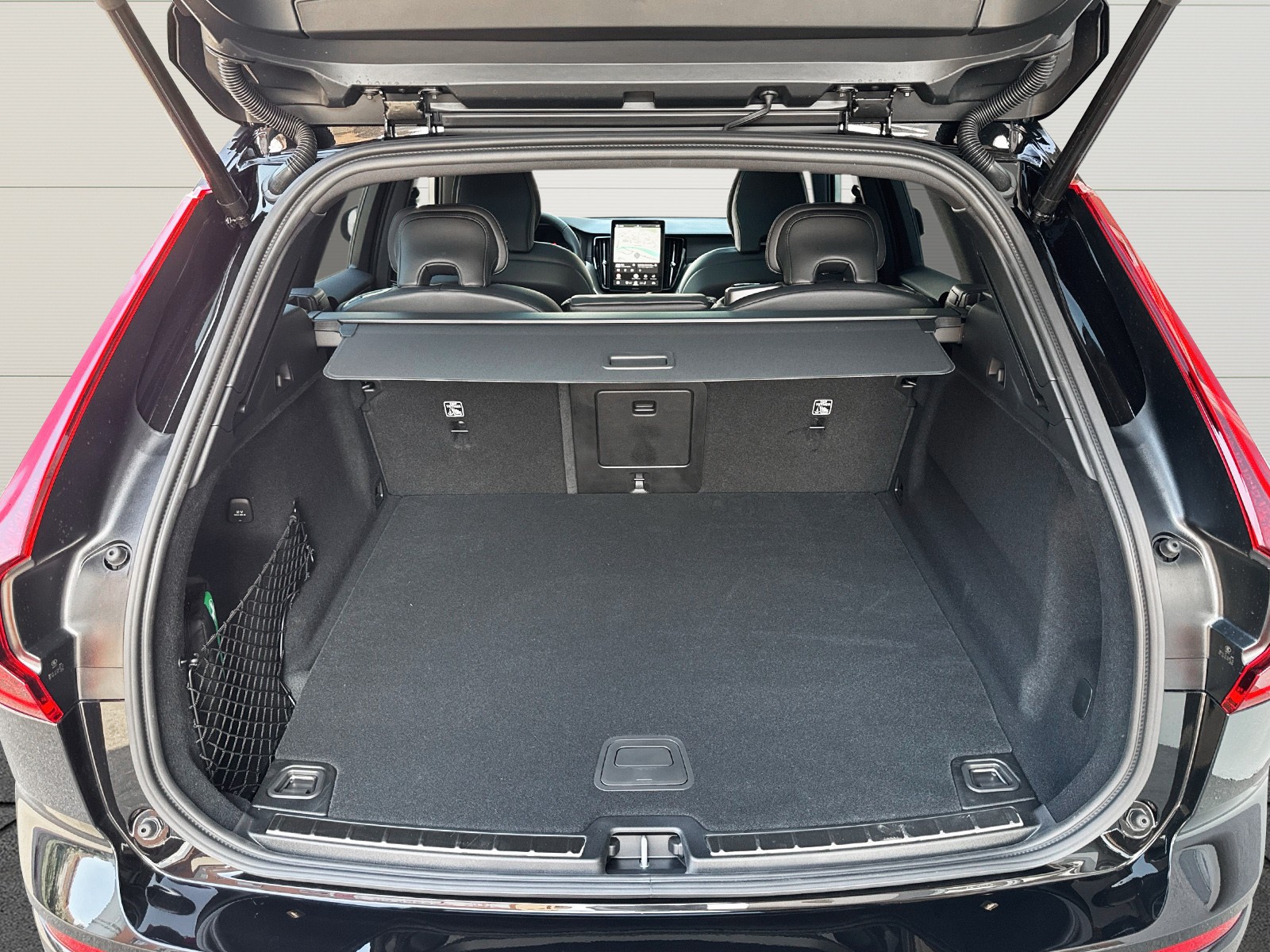VOLVO XC60 2.0 T6 TE Black Edition eAWD-image-10