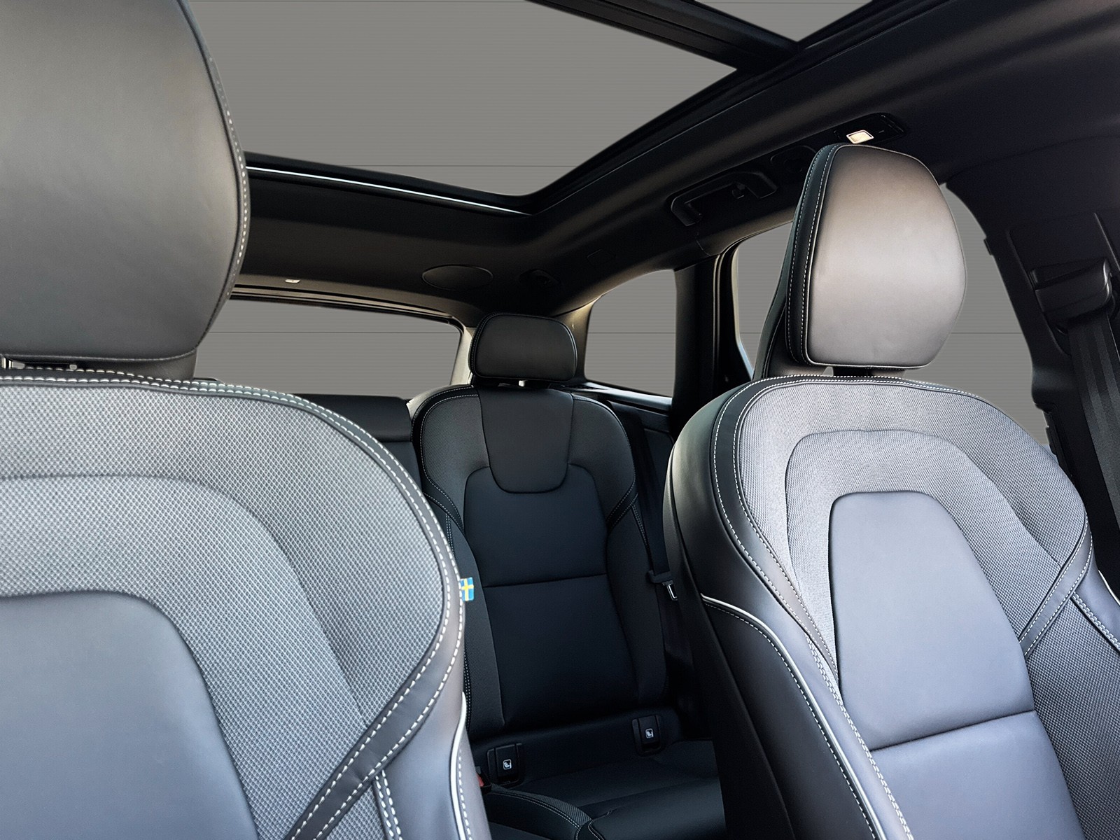 VOLVO XC60 2.0 T6 TE Black Edition eAWD-image-8