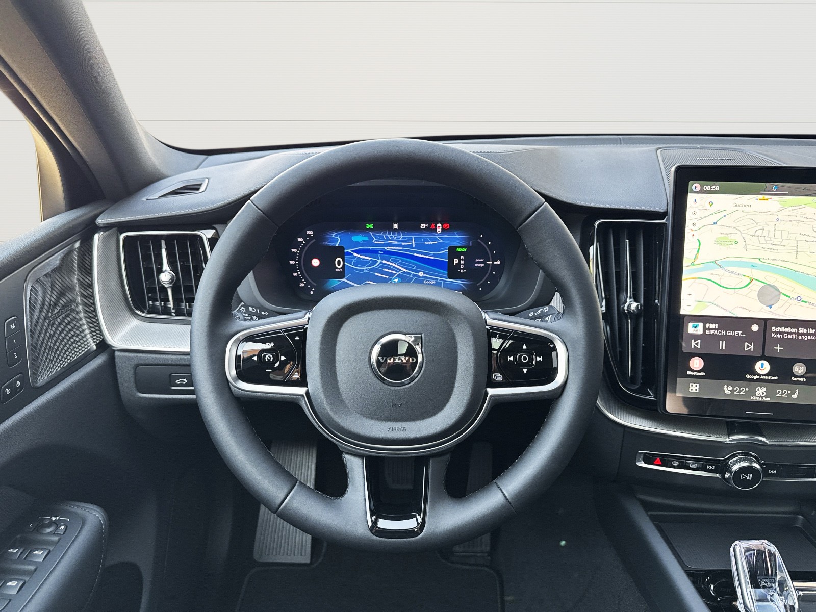 VOLVO XC60 2.0 T6 TE Black Edition eAWD-image-13