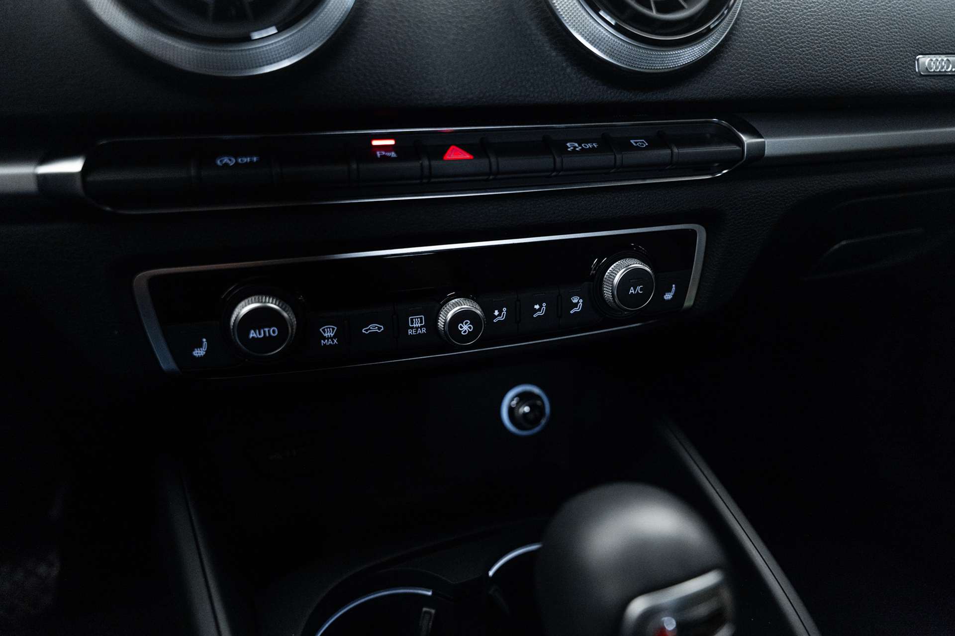 AUDI A3 Sportback 35 TFSI S-tronic-image-23