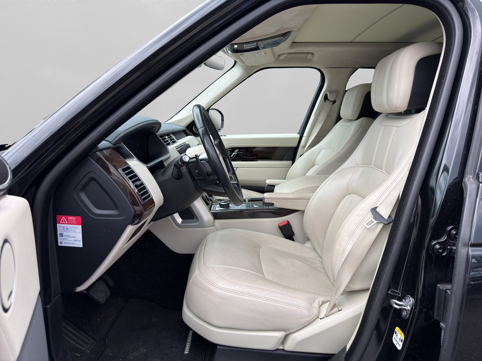 LAND ROVER Range Rover 4.4 SDV8 Vogue Automatic-image-3