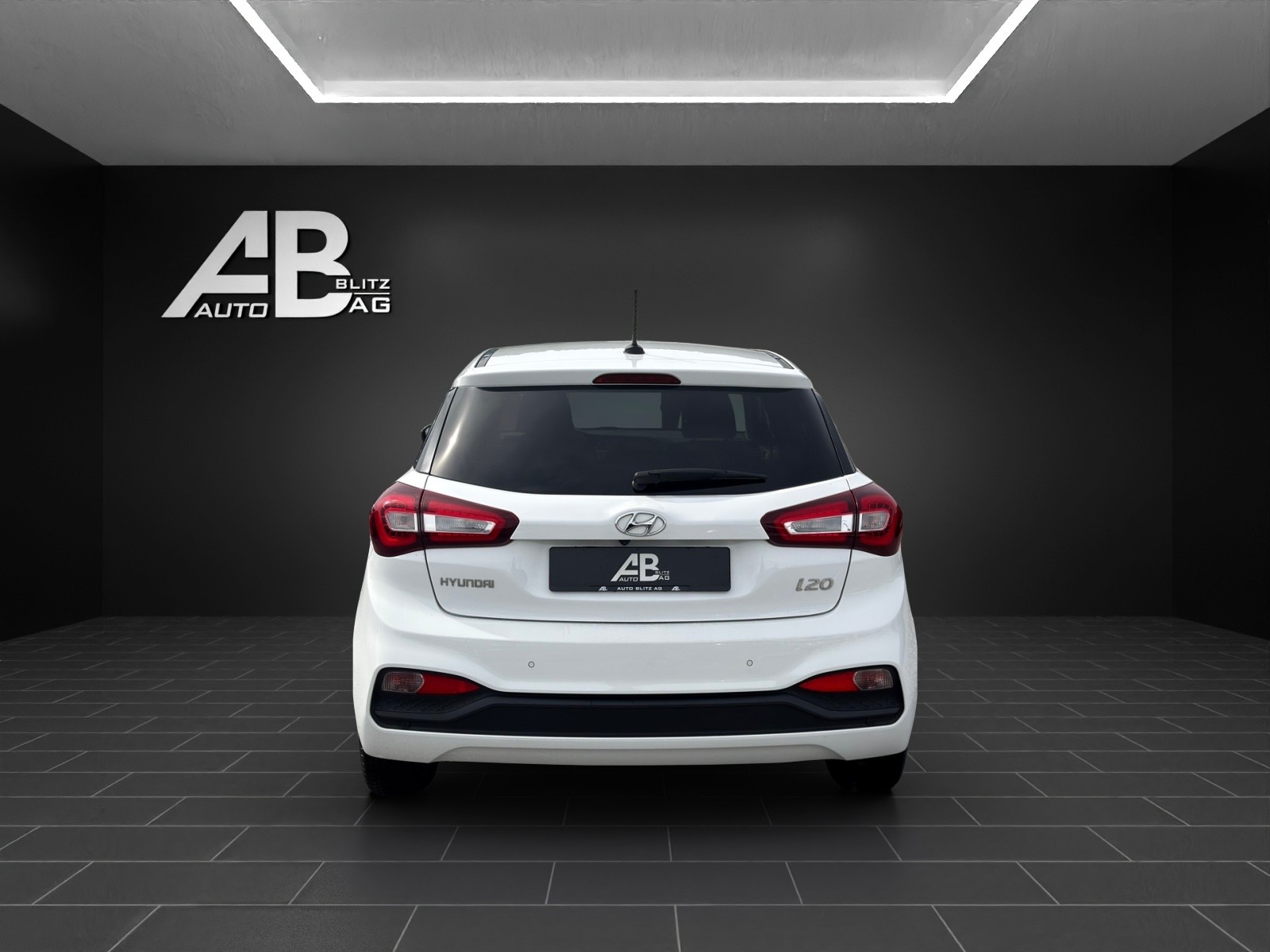HYUNDAI i20 1.0 T-GDi Amplia mit 100 PS-showroom-element-3