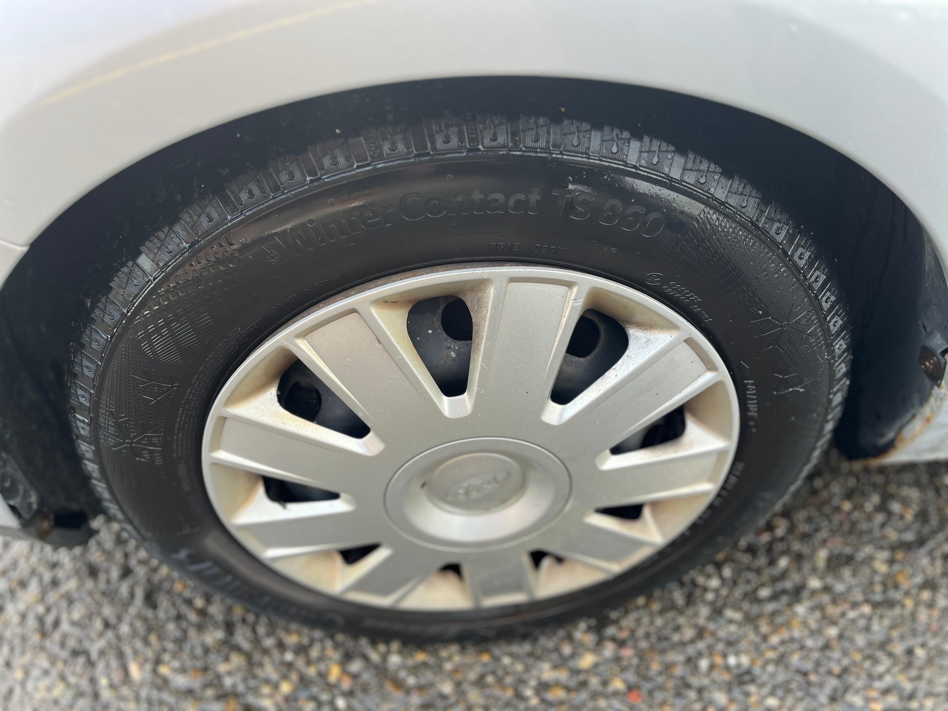FORD 1,6 16 V Benzi Euro B04 mit Klimaanlage Limousine-image-14