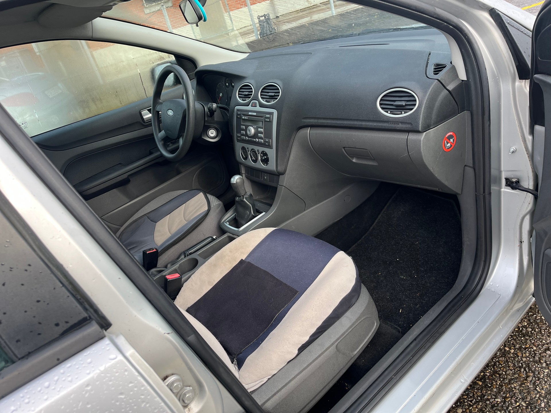 FORD 1,6 16 V Benzi Euro B04 mit Klimaanlage Limousine-image-11