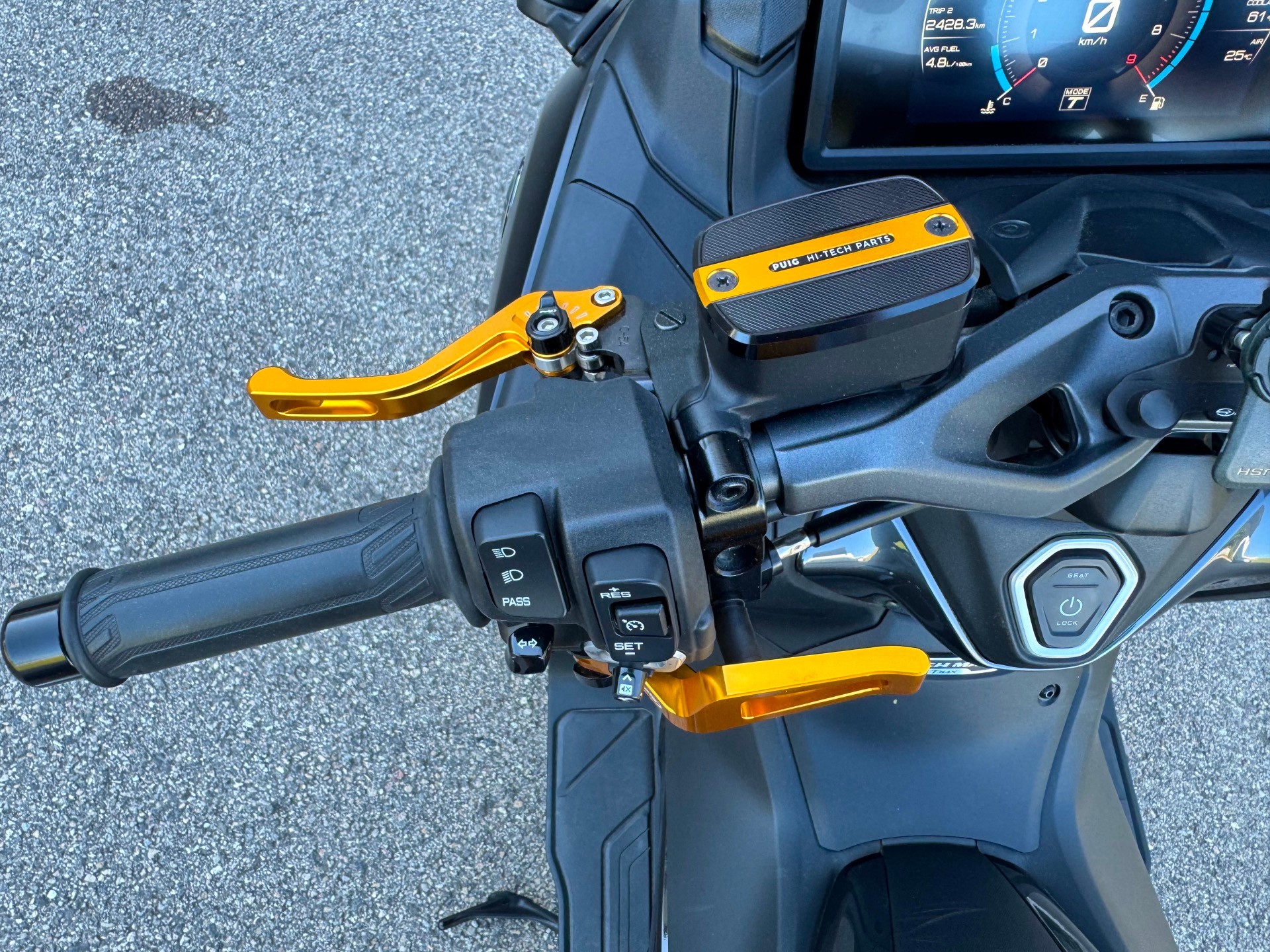 YAMAHA T-MAX Tech-Max XP 560-image-12