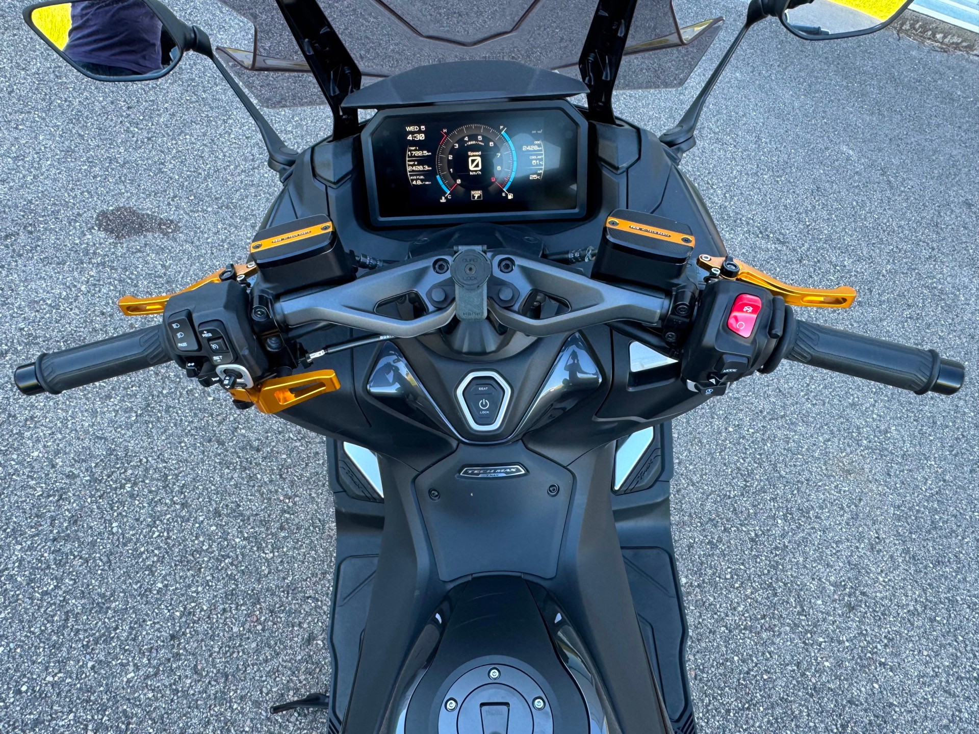 YAMAHA T-MAX Tech-Max XP 560-image-11