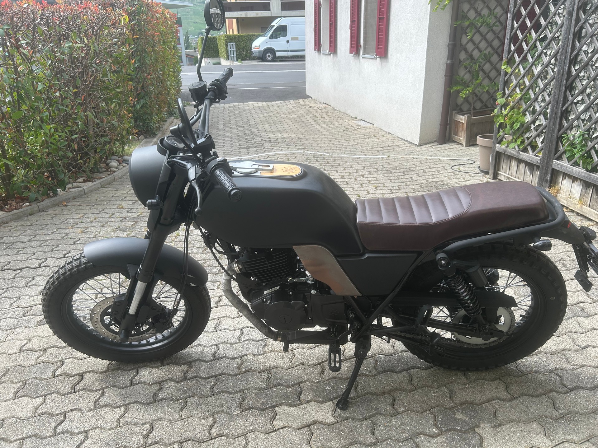 BRIXTON Glanville 250X-image-0